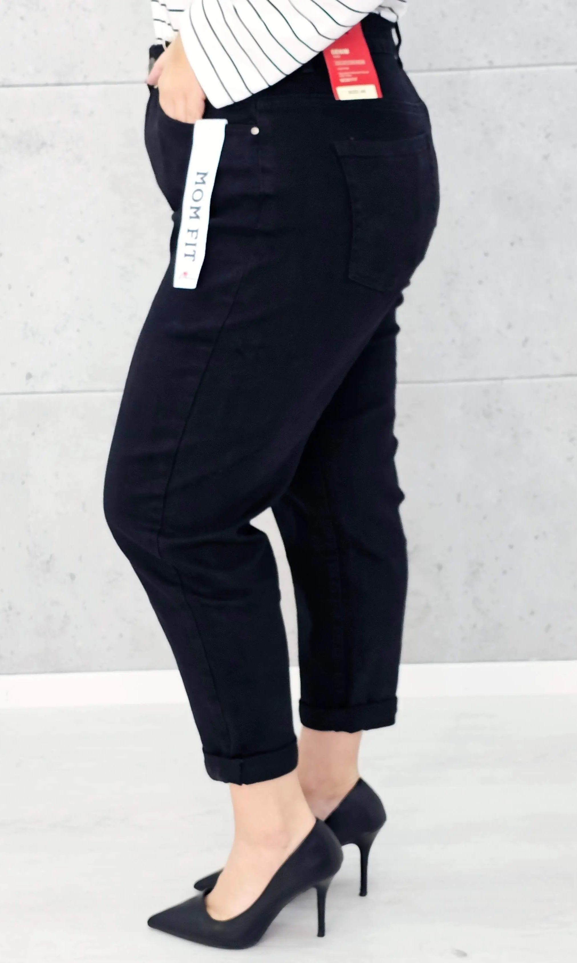 Spodnie jeansowe StylowaXL Straight Fit Black – klasyczne czarne spodnie plus size Stylowa XL