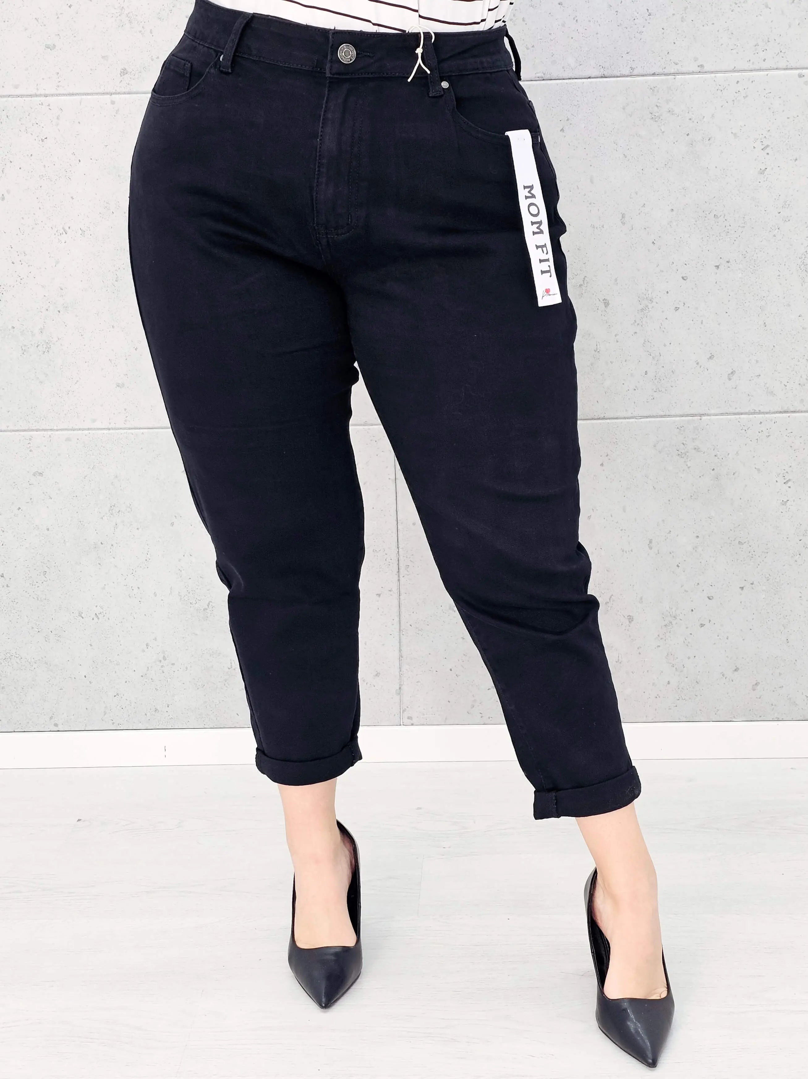 Spodnie jeansowe StylowaXL Straight Fit Black – klasyczne czarne spodnie plus size Stylowa XL