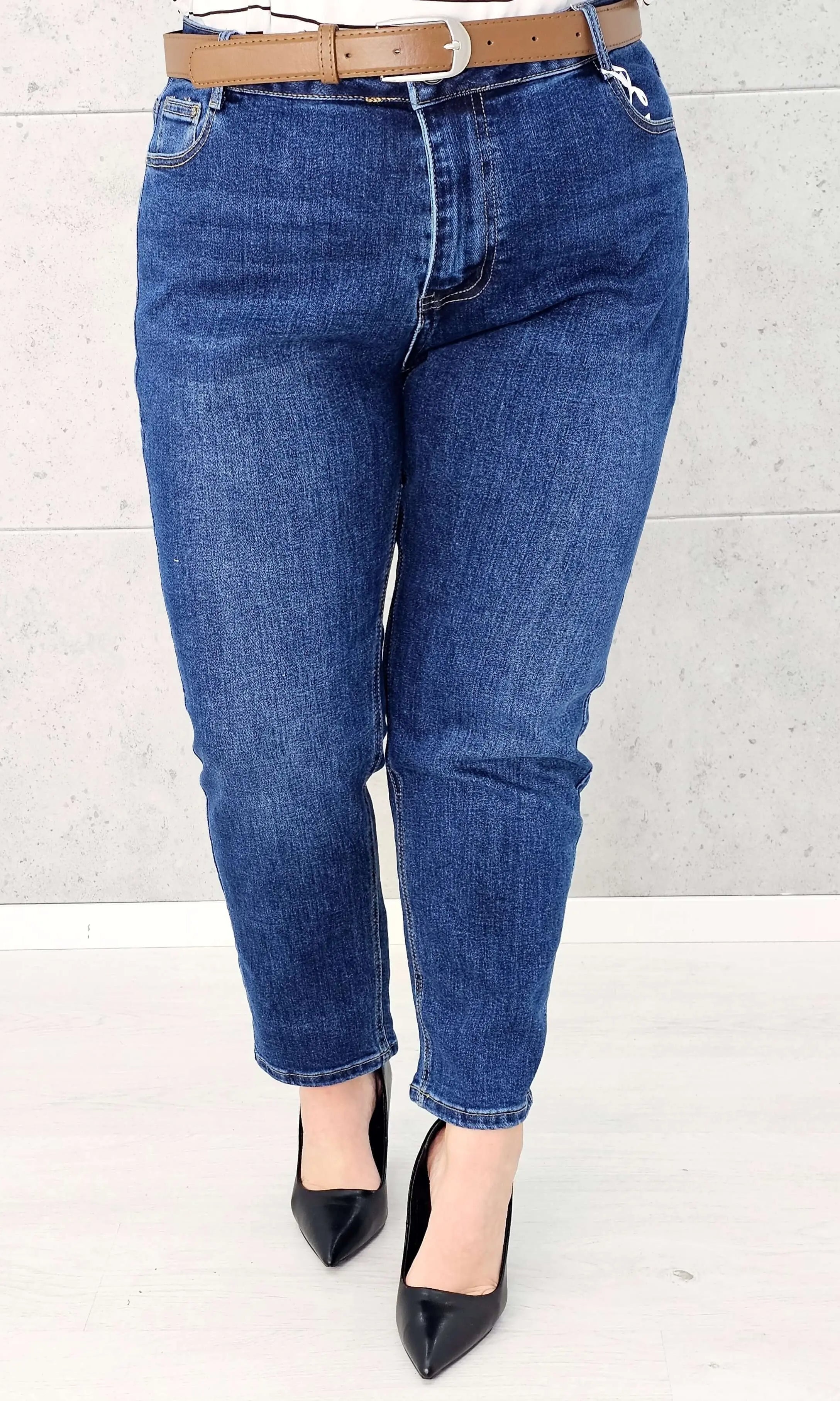 Spodnie jeansowe StylowaXL – klasyka i wygoda w modzie plus size. M.Sara. Stylowa XL