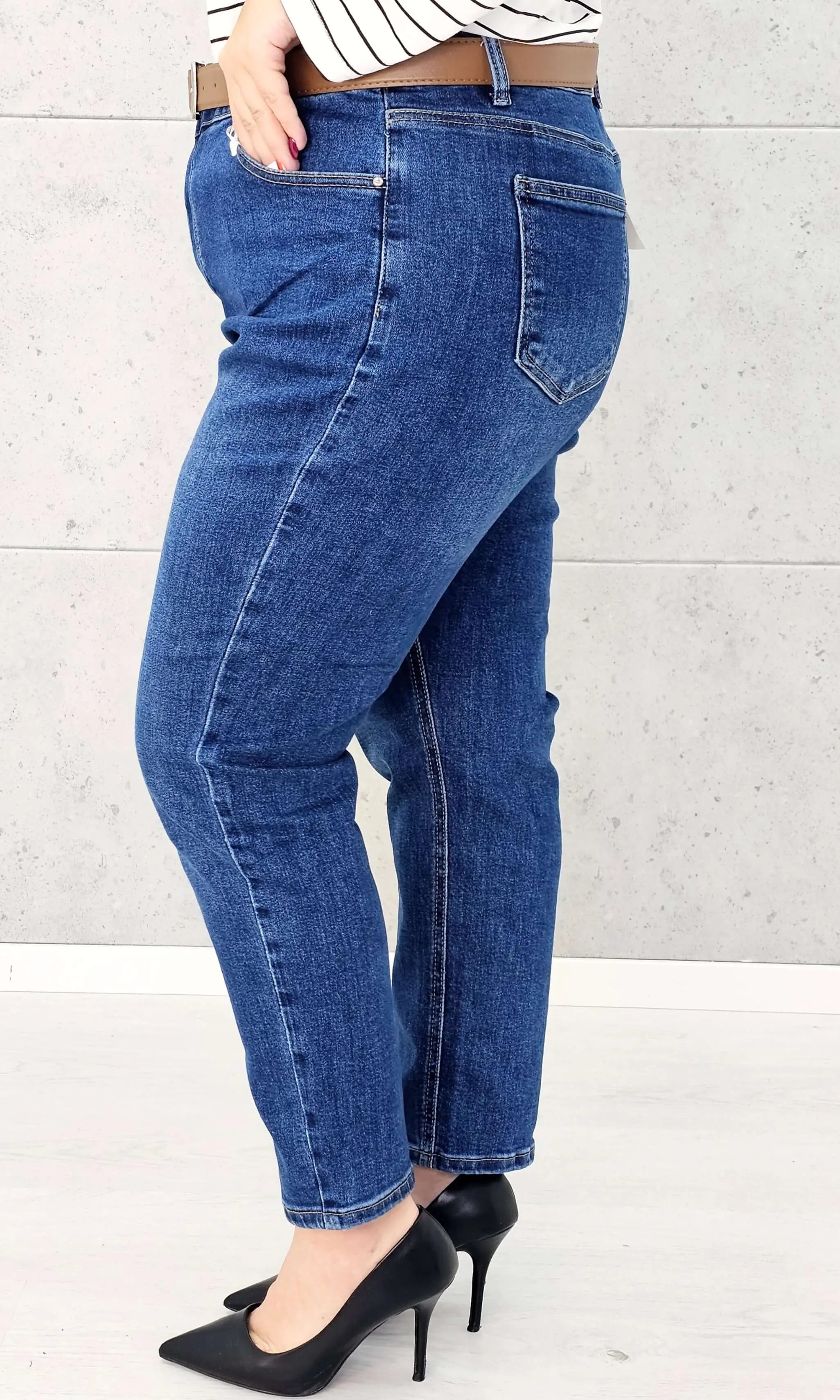 Spodnie jeansowe StylowaXL – klasyka i wygoda w modzie plus size. M.Sara. Stylowa XL