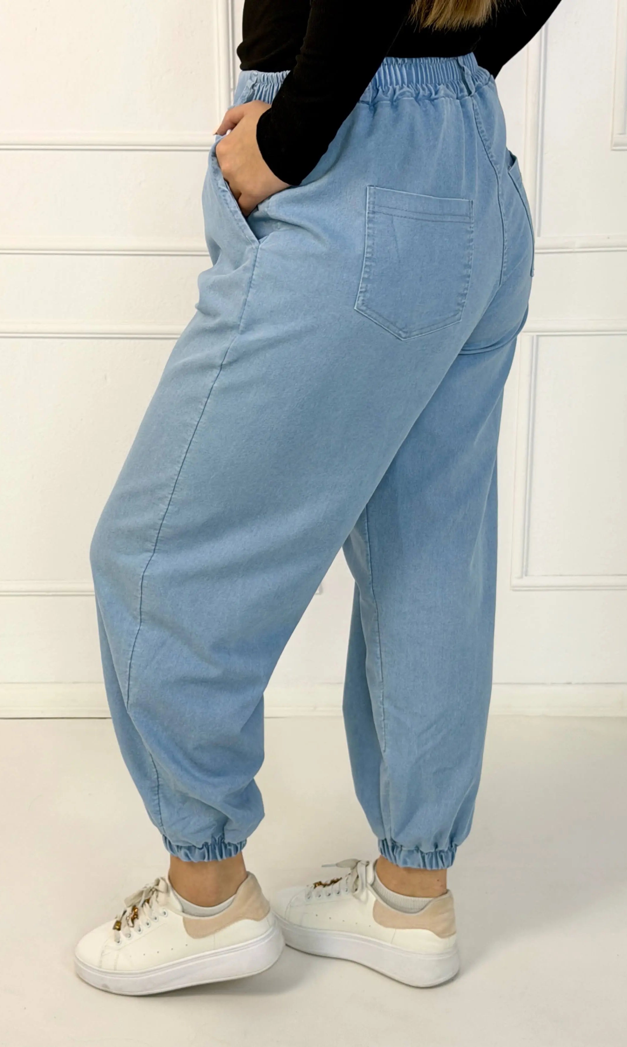 Spodnie jeansowe plus size joggery – wygoda, styl i nowoczesny luz Stylowa XL