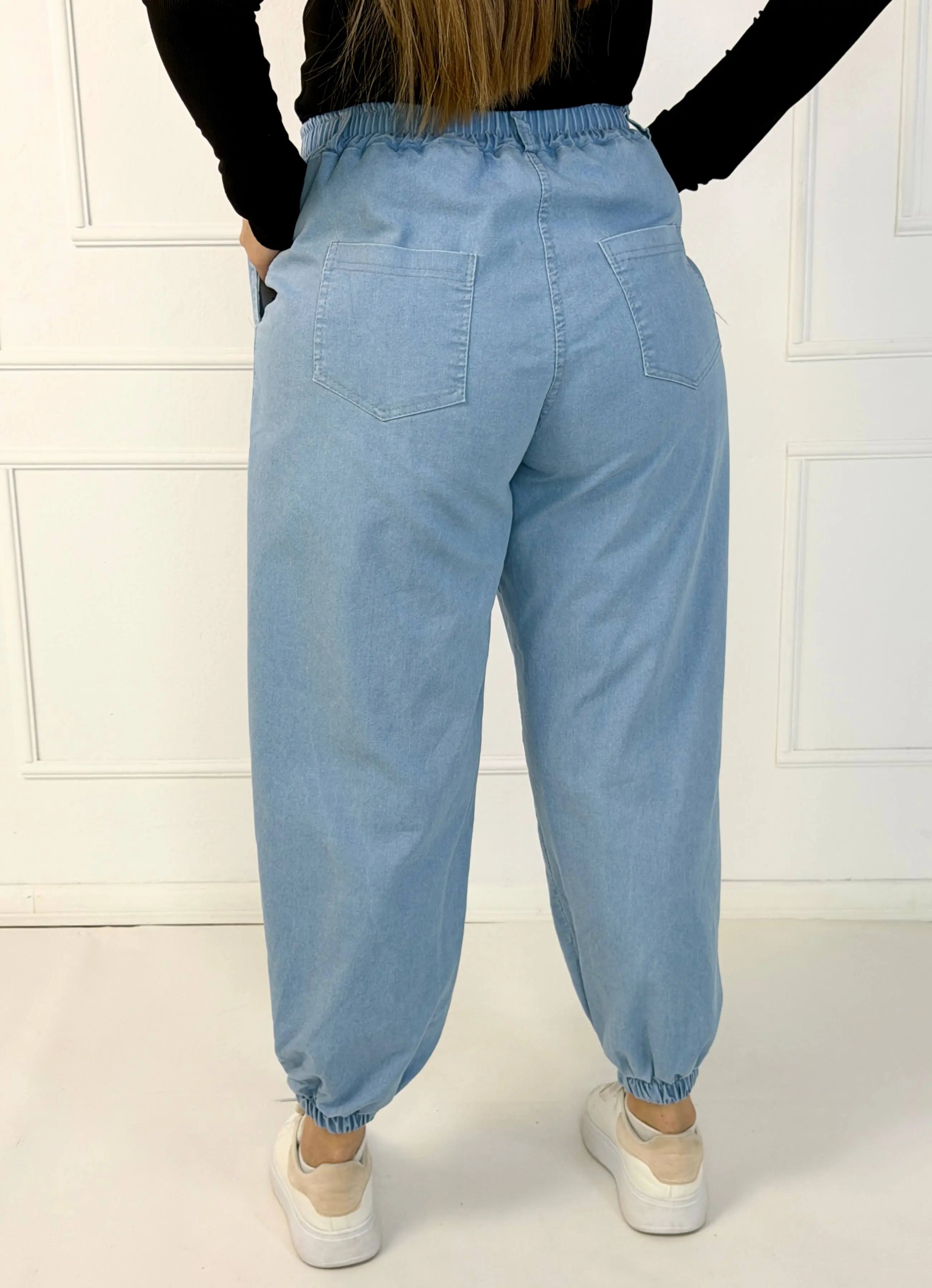 Spodnie jeansowe plus size joggery – wygoda, styl i nowoczesny luz Stylowa XL
