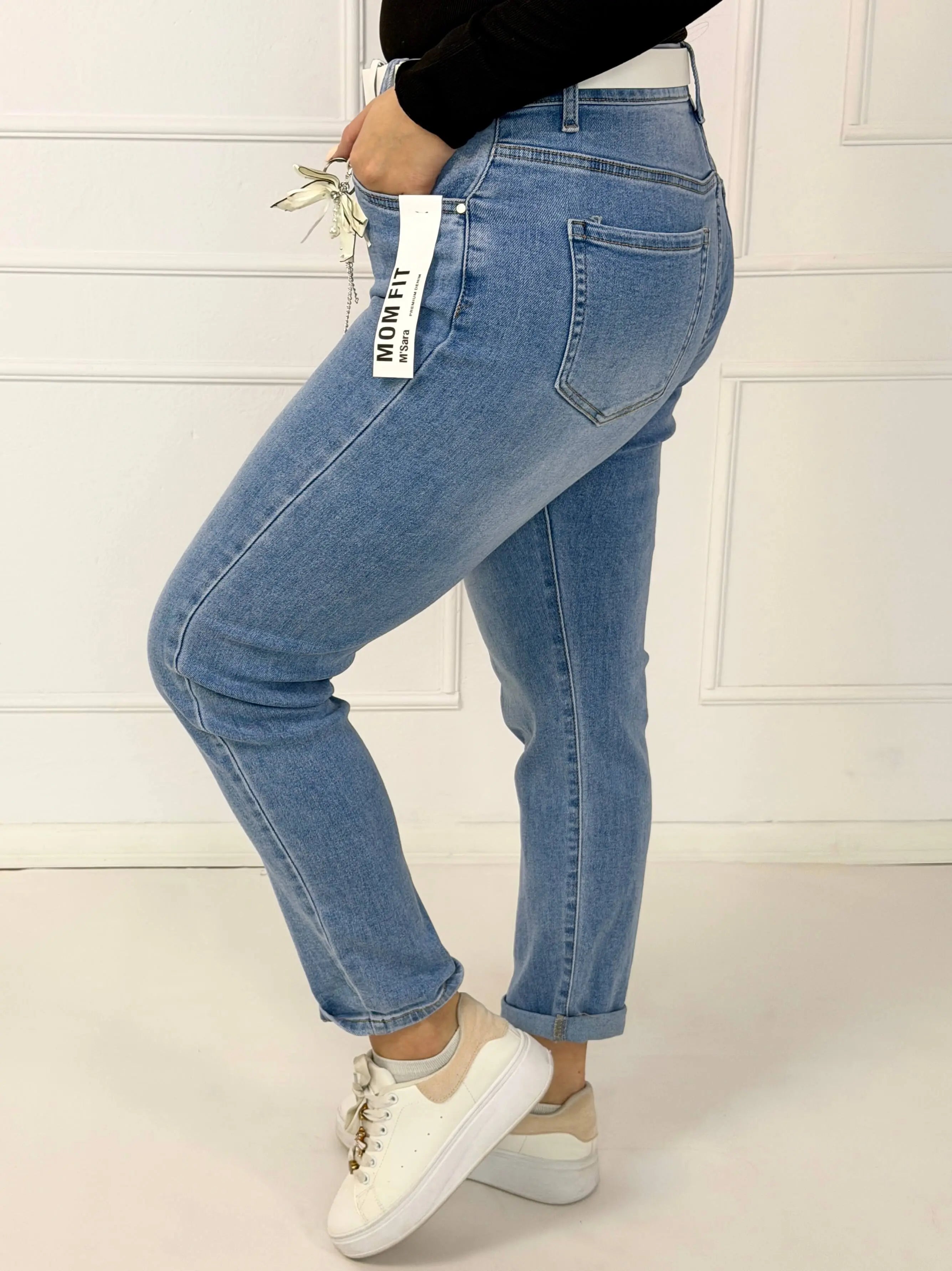 Spodnie jeansowe plus size mom fit z paskiem Stylowa XL