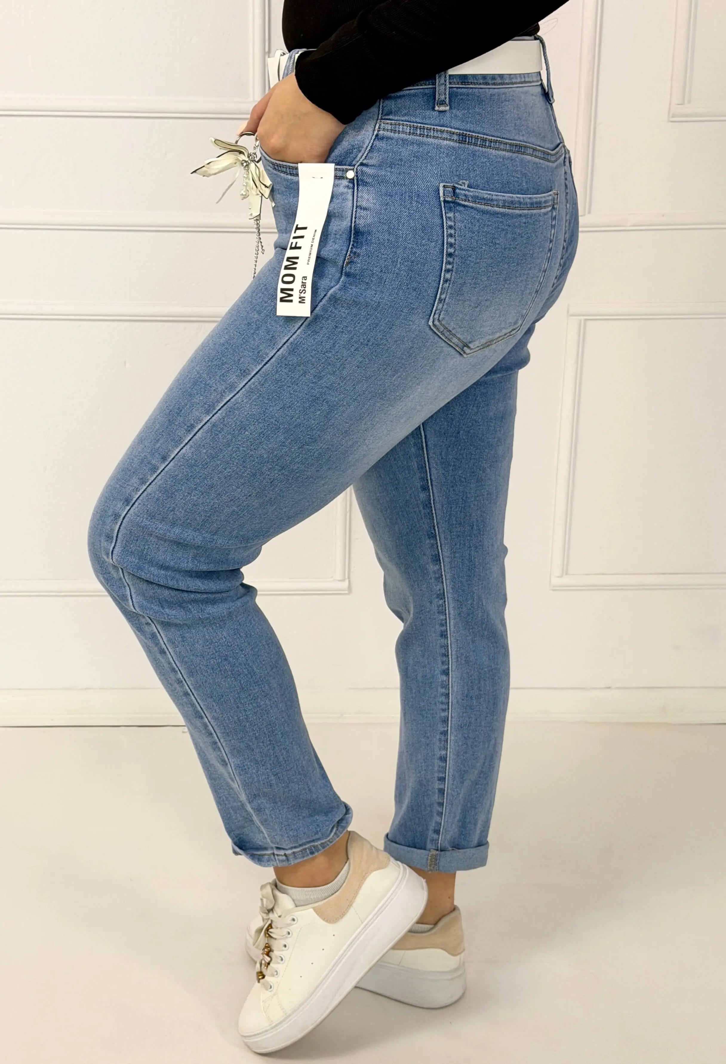 Spodnie jeansowe plus size mom fit z paskiem Stylowa XL