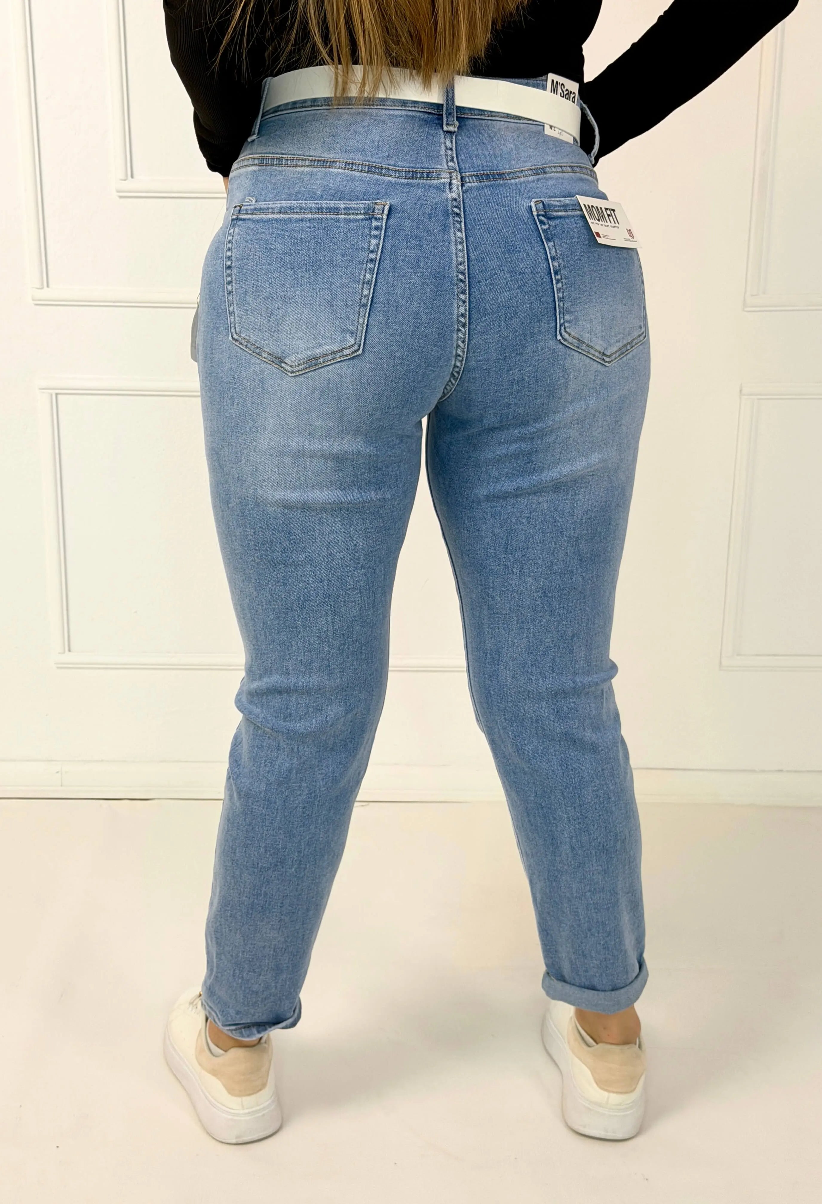 Spodnie jeansowe plus size mom fit z paskiem Stylowa XL