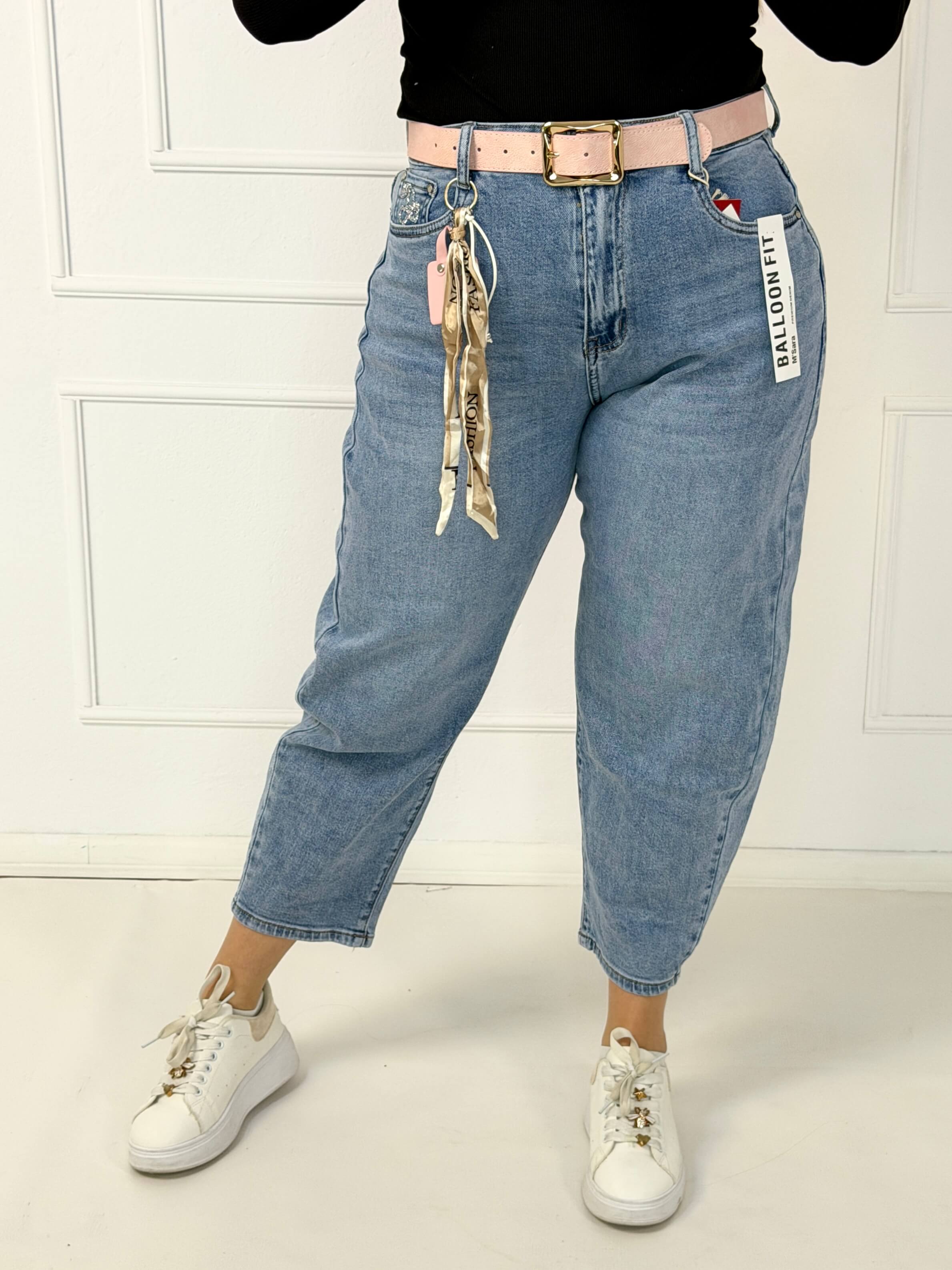 Spodnie jeansowe plus size typu balloon fit z paskiem M.Sara Stylowa XL