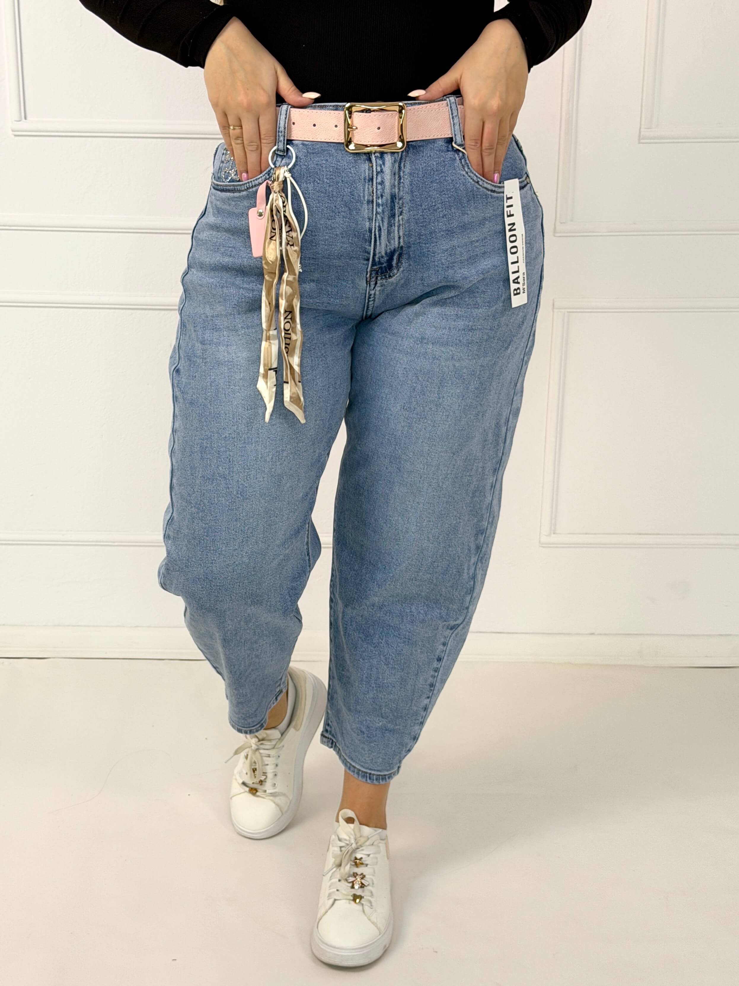 Spodnie jeansowe plus size typu balloon fit z paskiem M.Sara Stylowa XL