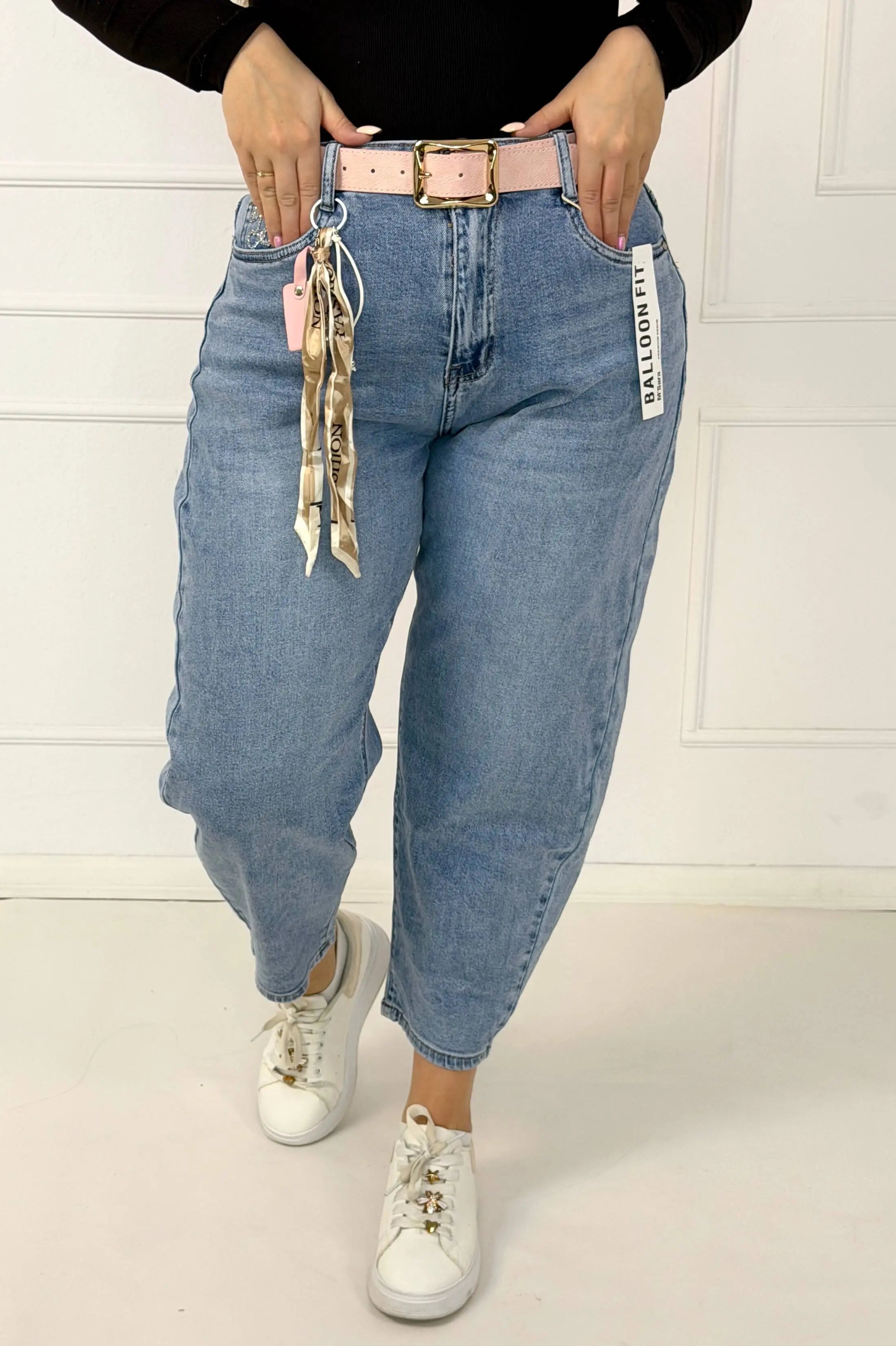 Spodnie jeansowe plus size typu balloon fit z paskiem M.Sara Stylowa XL