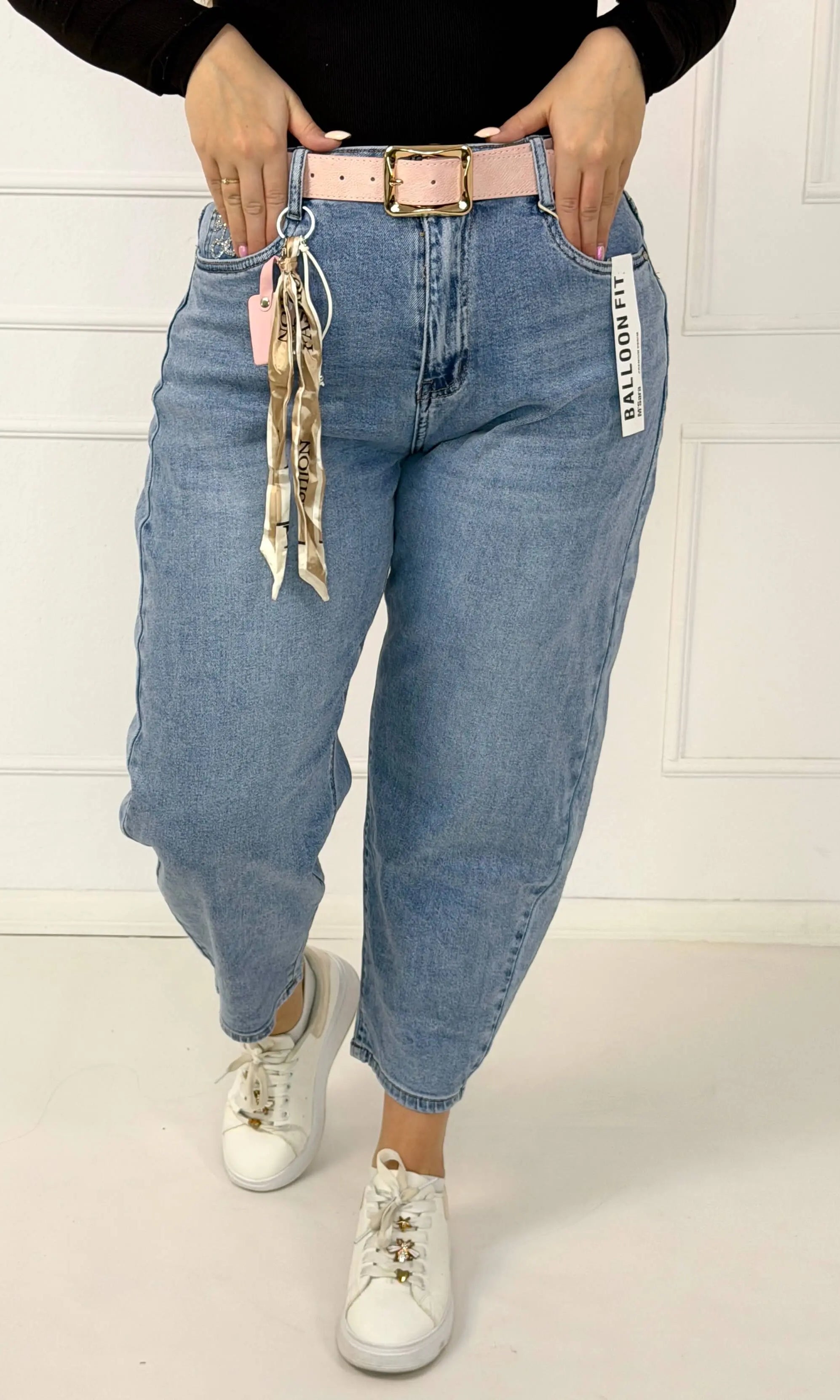 Spodnie jeansowe plus size typu balloon fit z paskiem M.Sara Stylowa XL