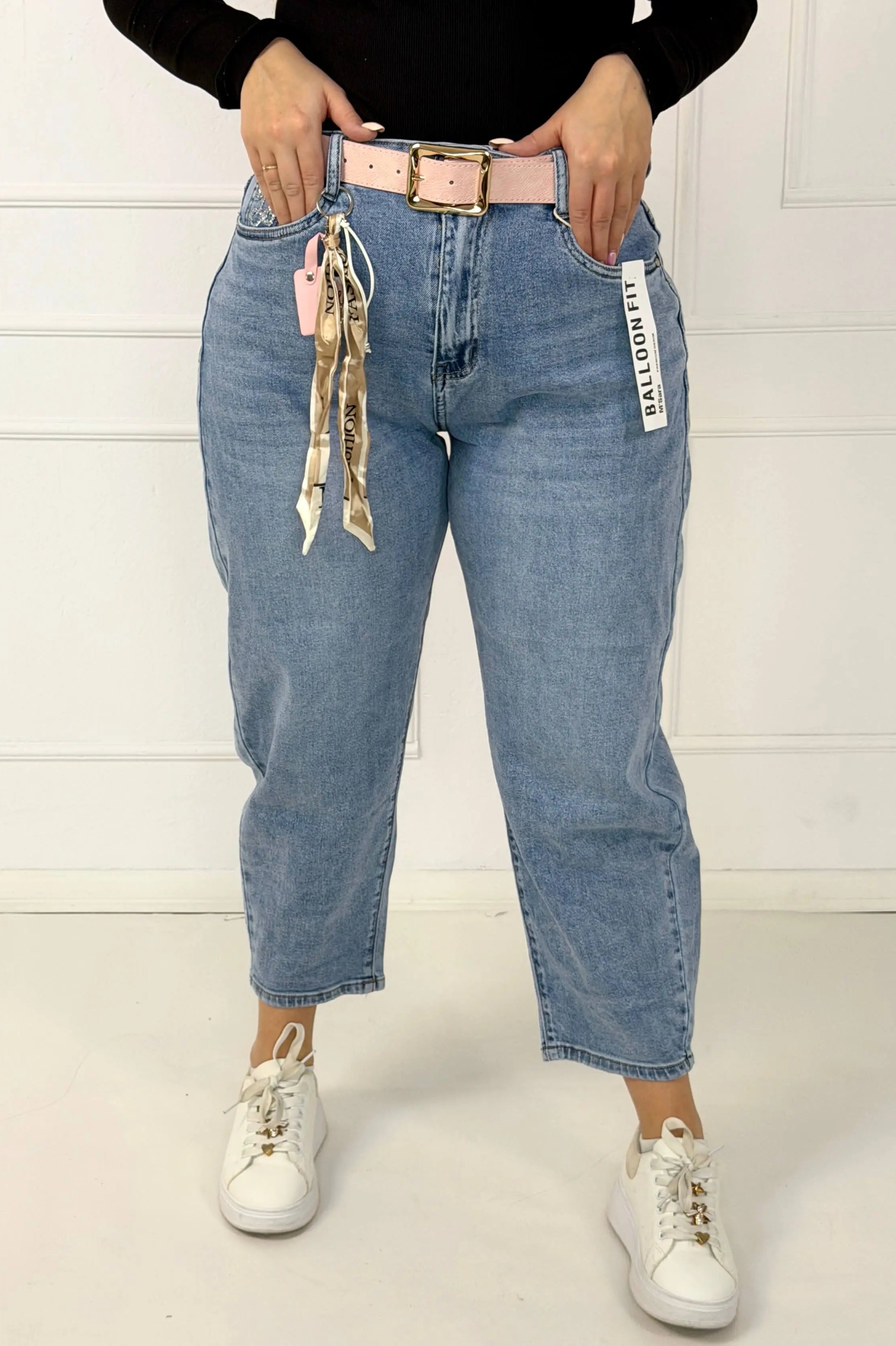 Spodnie jeansowe plus size typu balloon fit z paskiem M.Sara Stylowa XL
