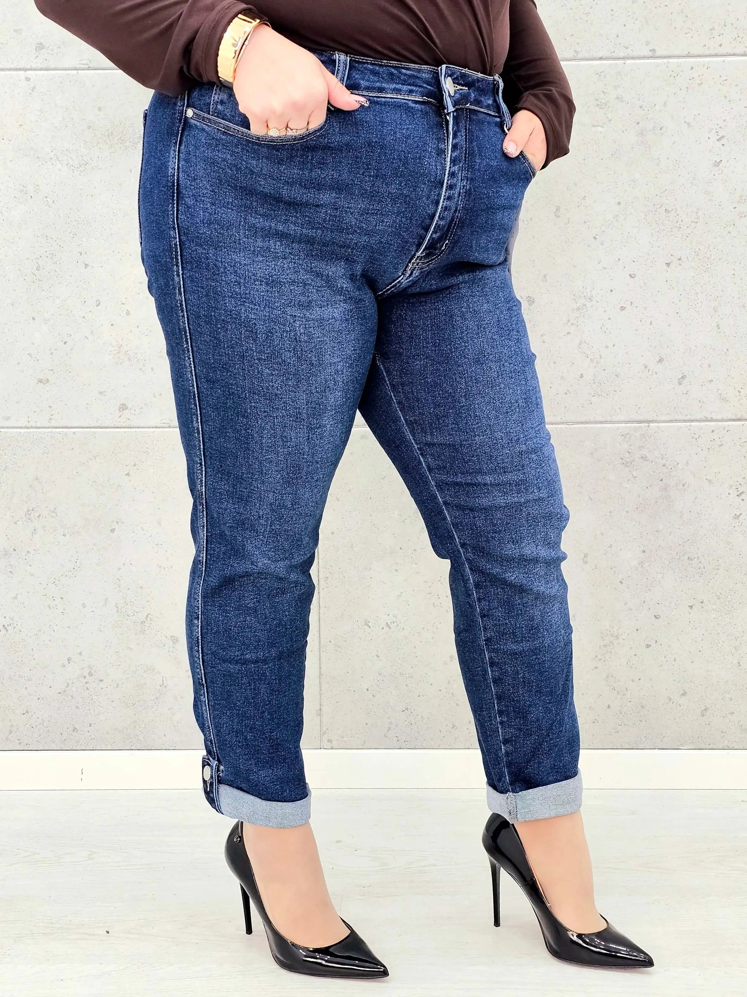 Spodnie jeansowe plus size z podwijaną nogawką Stylowa XL