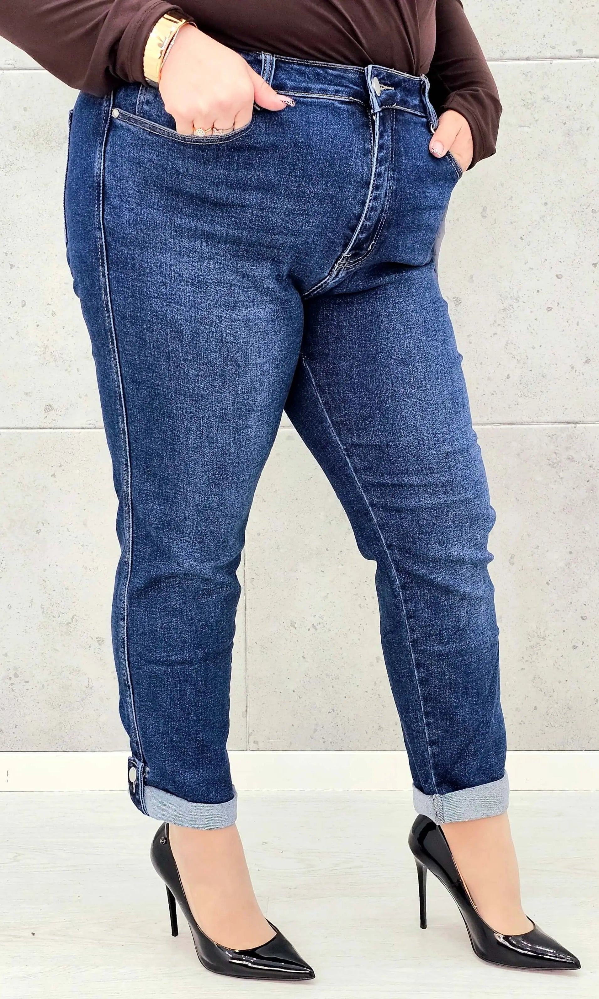 Spodnie jeansowe plus size z podwijaną nogawką Stylowa XL