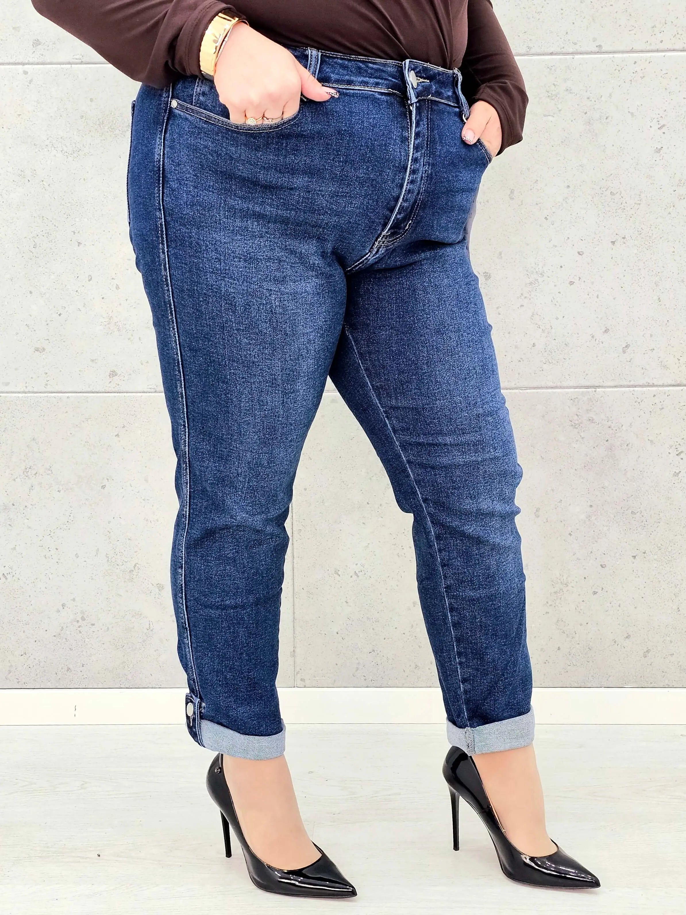 Spodnie jeansowe plus size z podwijaną nogawką Stylowa XL