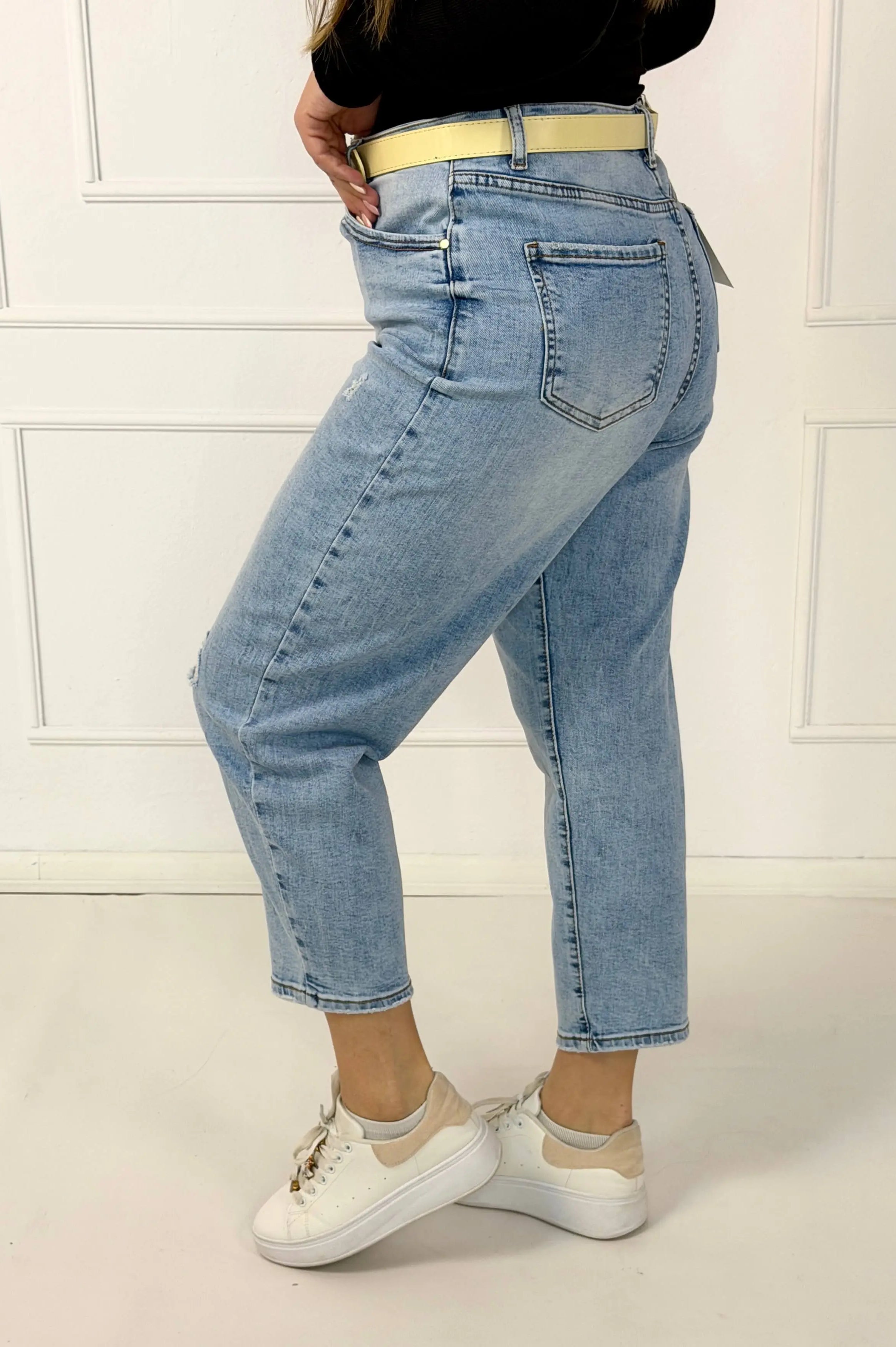 Spodnie jeansowe plus size z wysokim stanem i przetarciami M.Sara Stylowa XL