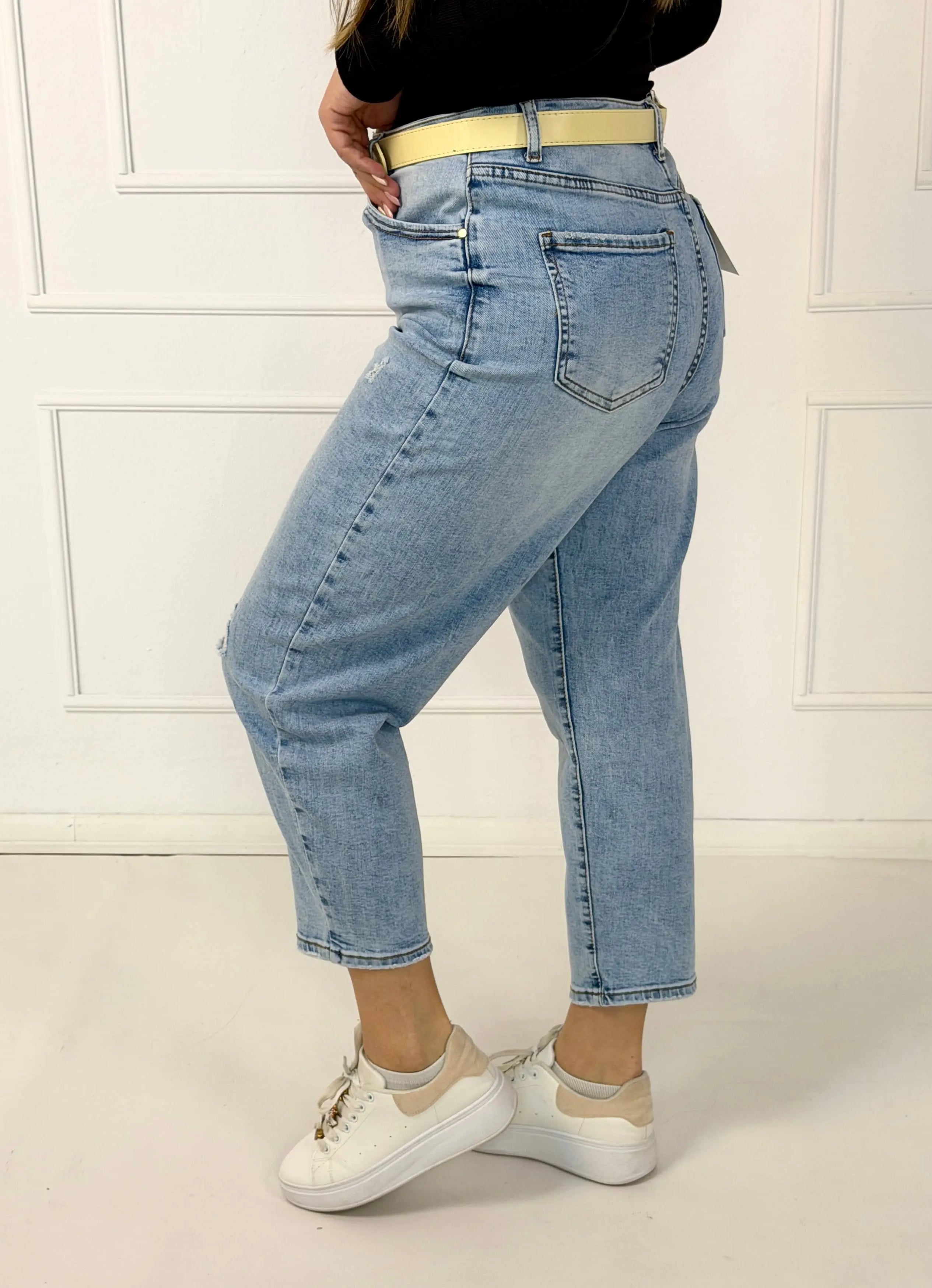 Spodnie jeansowe plus size z wysokim stanem i przetarciami M.Sara Stylowa XL