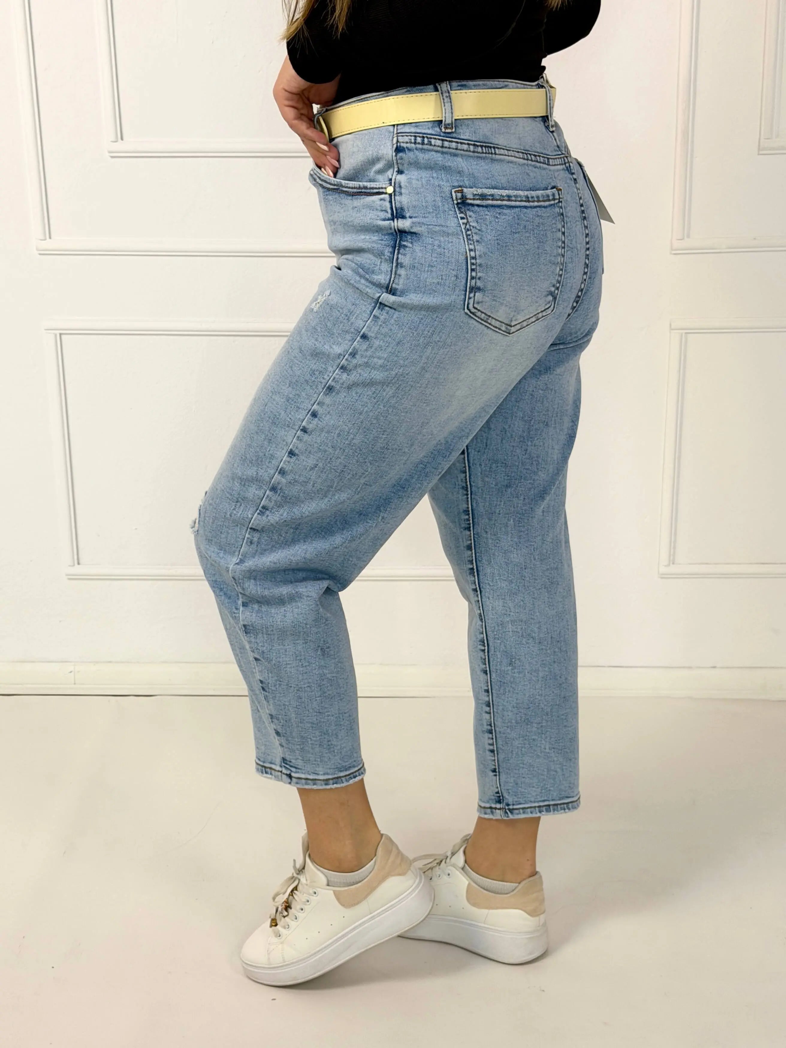 Spodnie jeansowe plus size z wysokim stanem i przetarciami M.Sara Stylowa XL