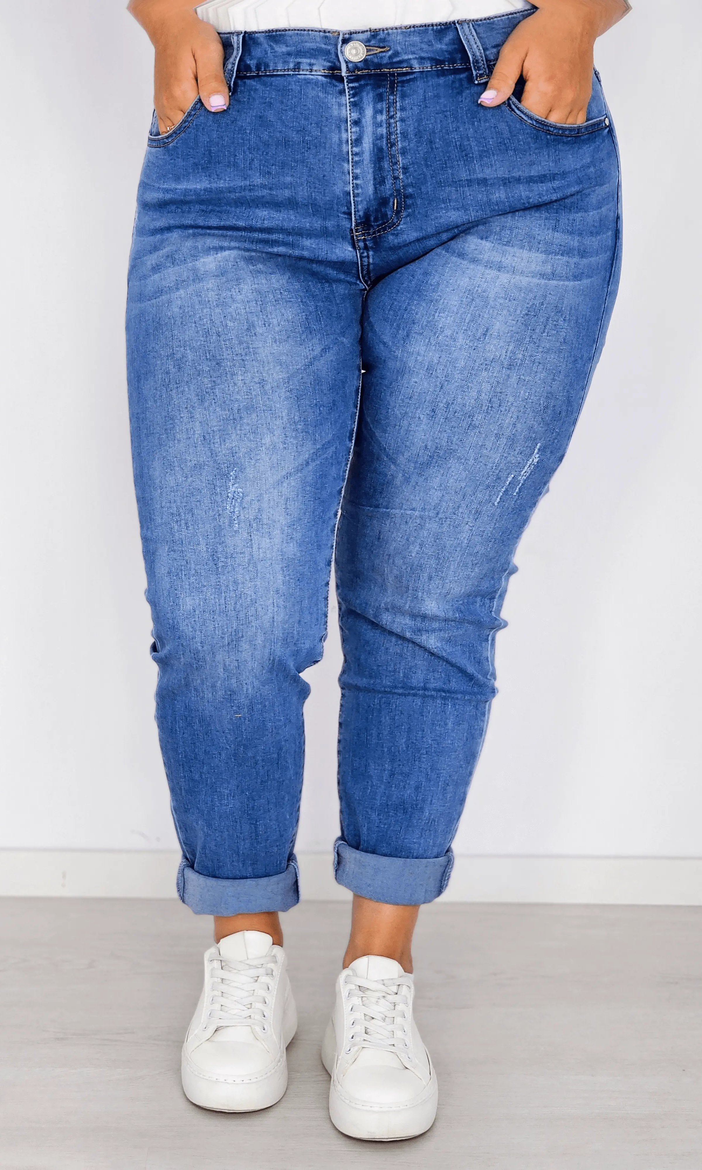 Spodnie jeansowe z delikatnym przetarciem Stylowa XL