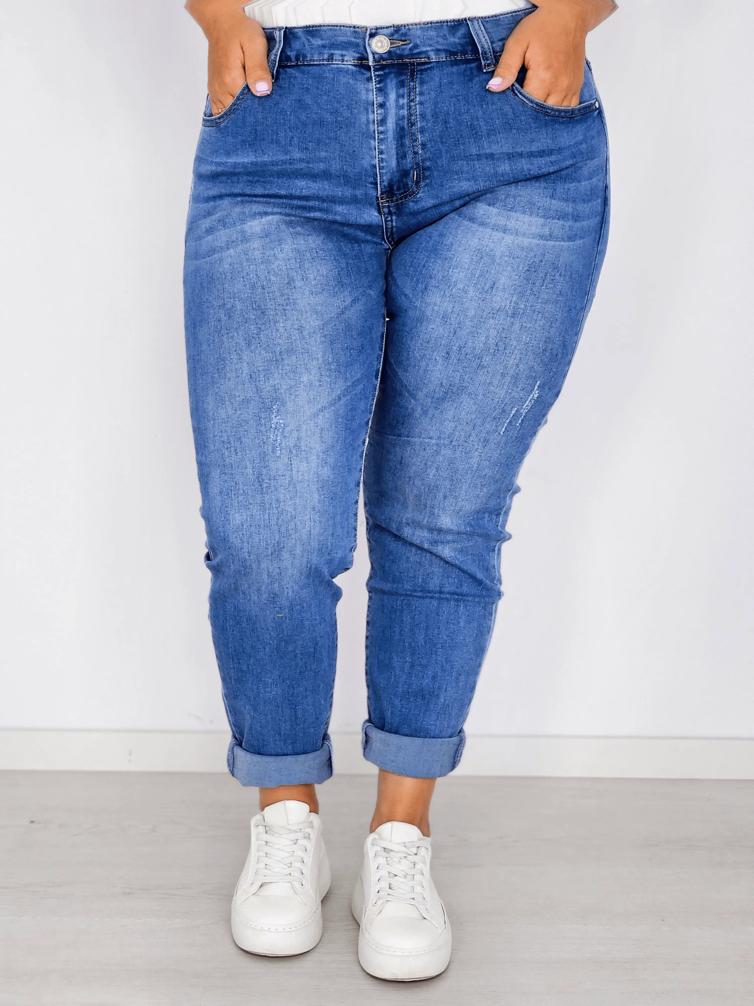 Spodnie jeansowe z delikatnym przetarciem Stylowa XL