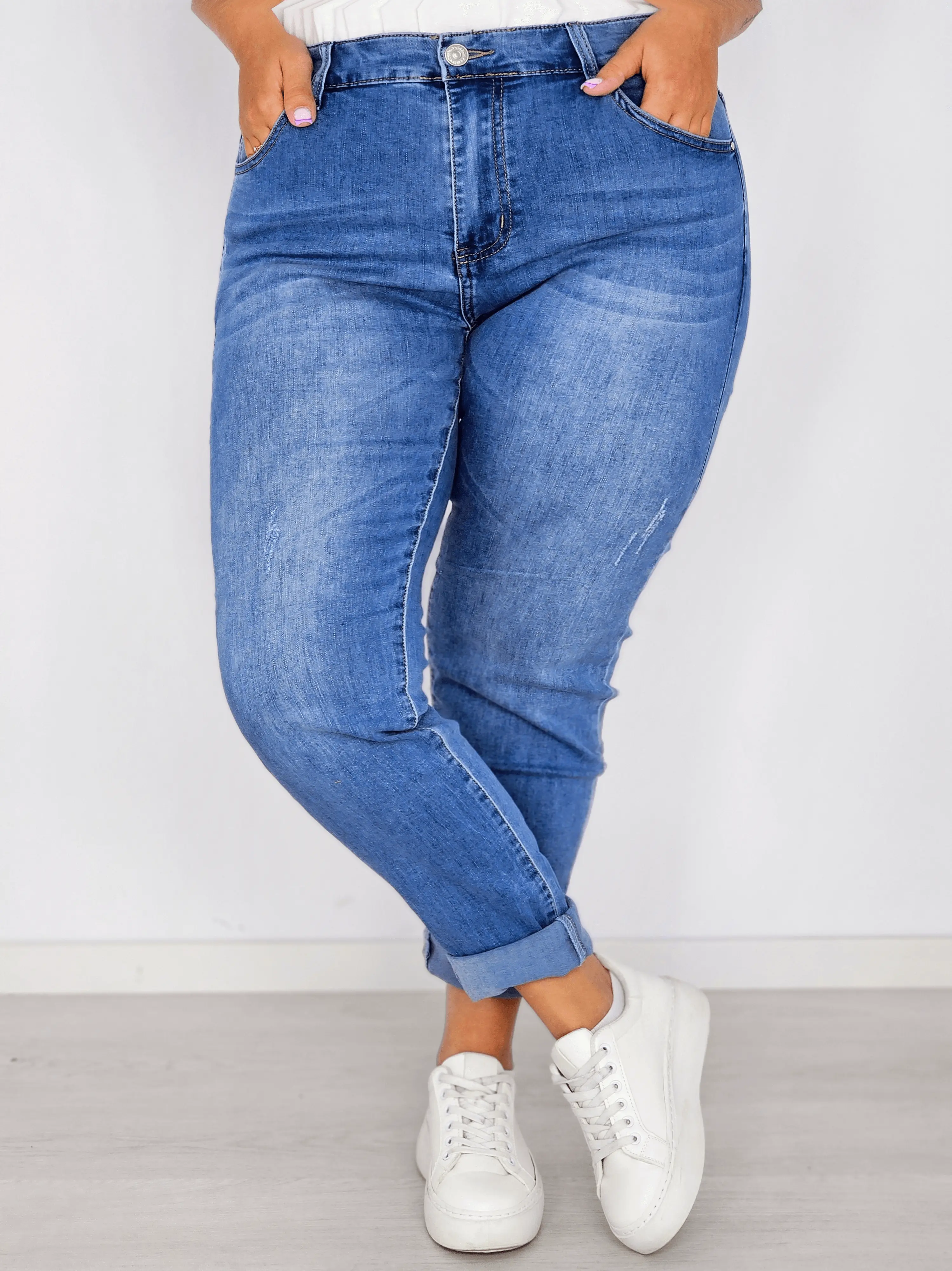 Spodnie jeansowe z delikatnym przetarciem Stylowa XL