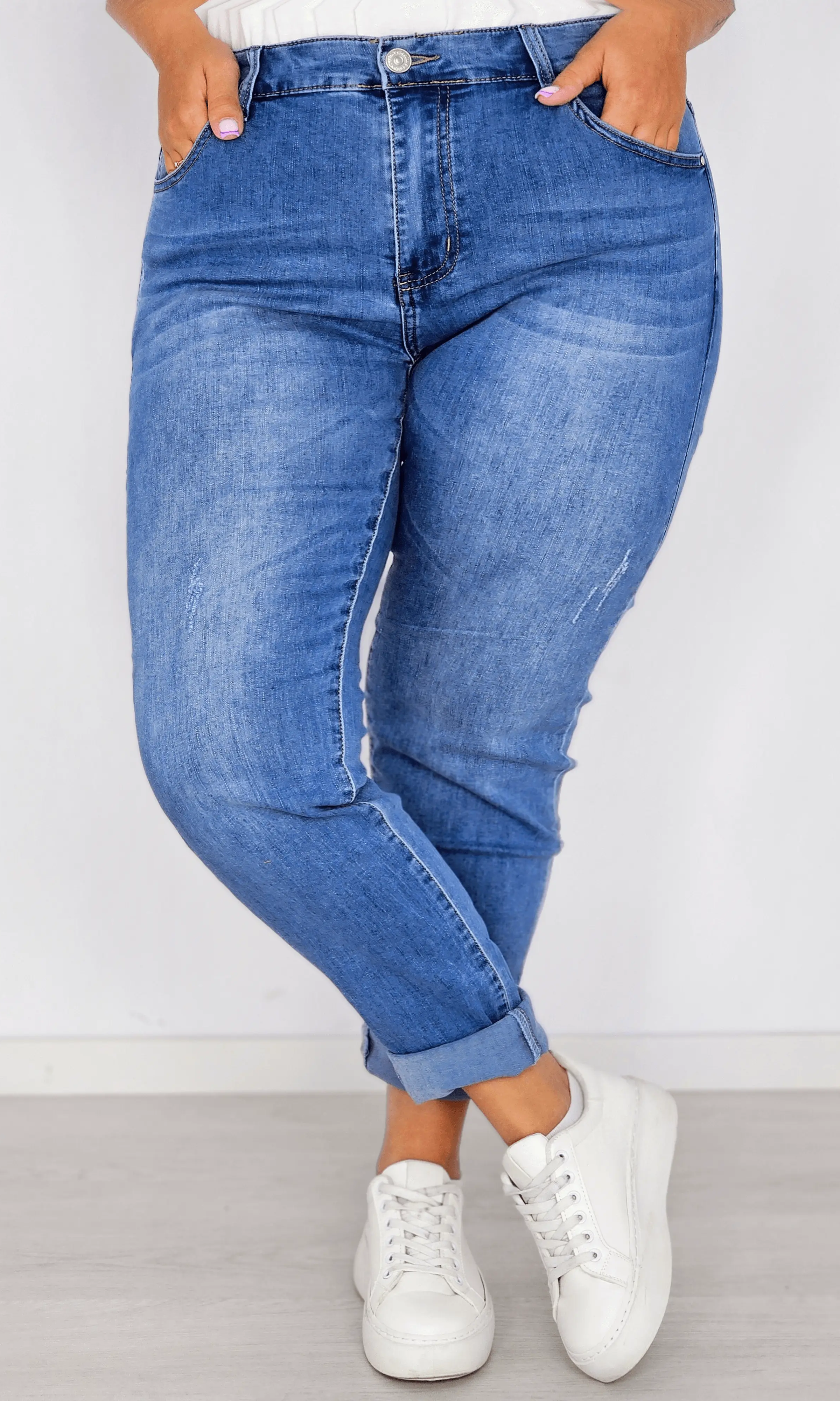 Spodnie jeansowe z delikatnym przetarciem Stylowa XL