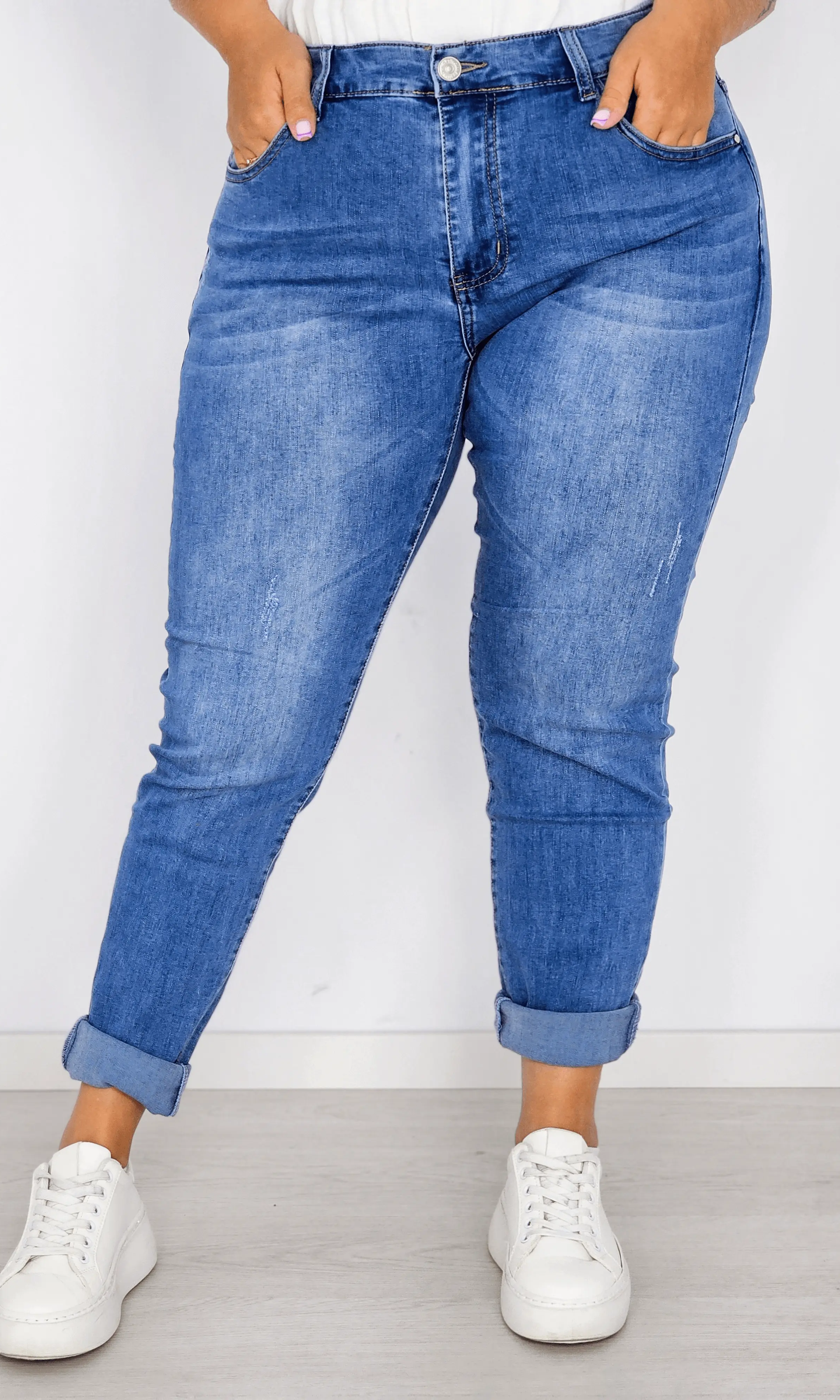 Spodnie jeansowe z delikatnym przetarciem Stylowa XL