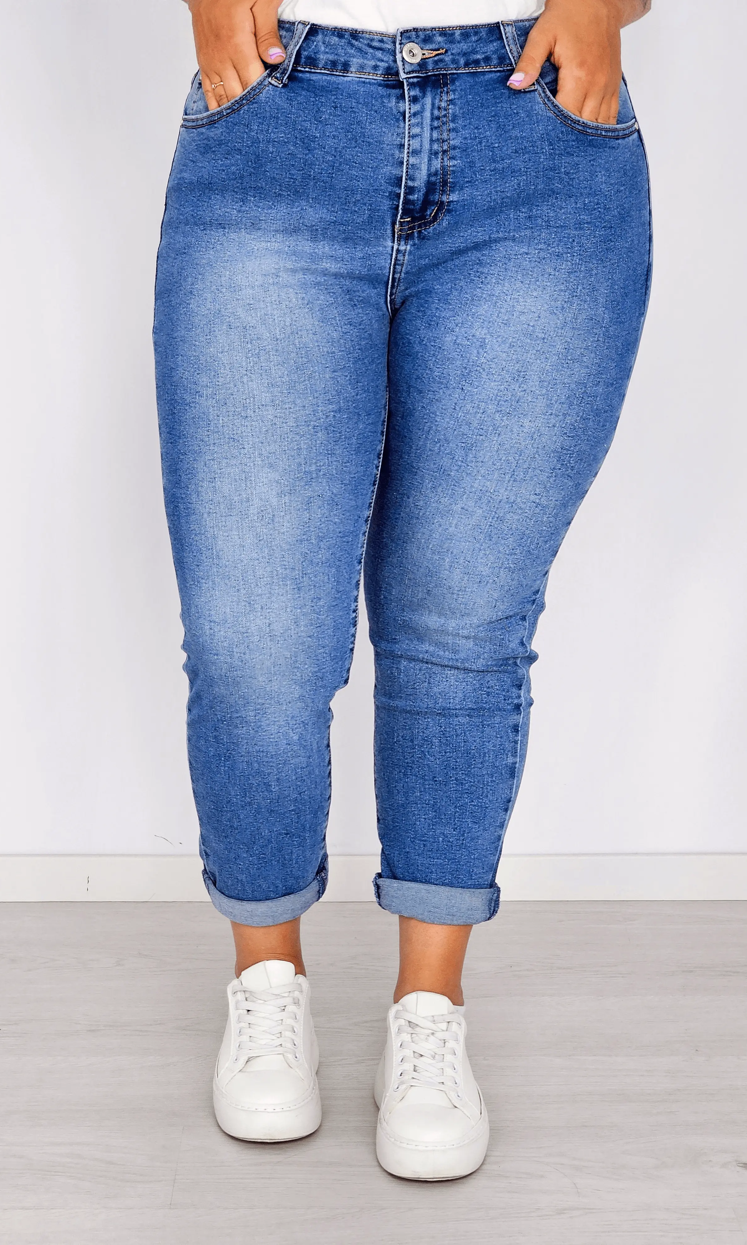 Spodnie jeansowe z podwiniętą nogawką Stylowa XL