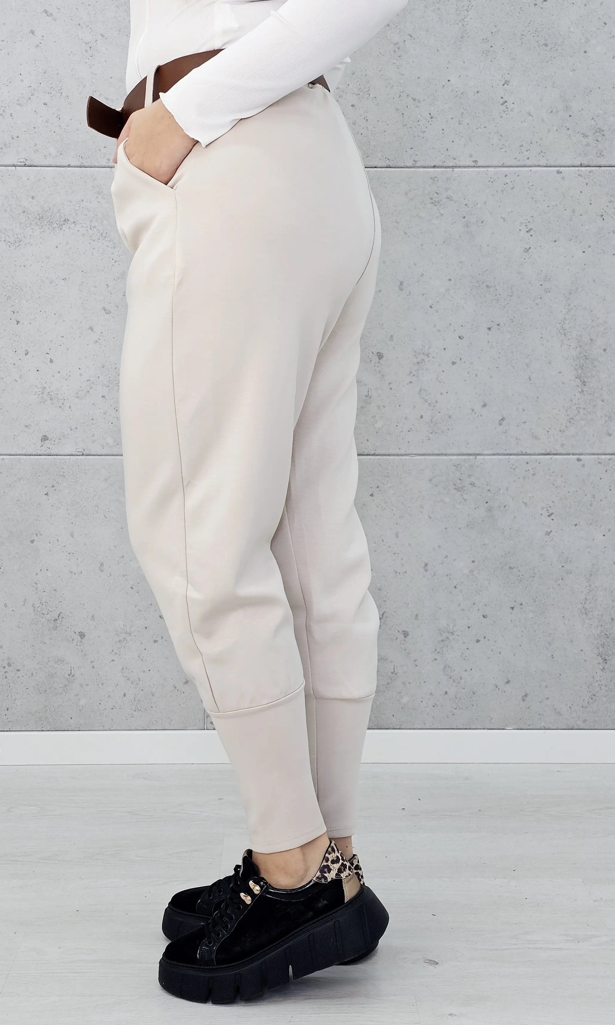 Spodnie masełkowe ze ściągaczem Stylowa XL