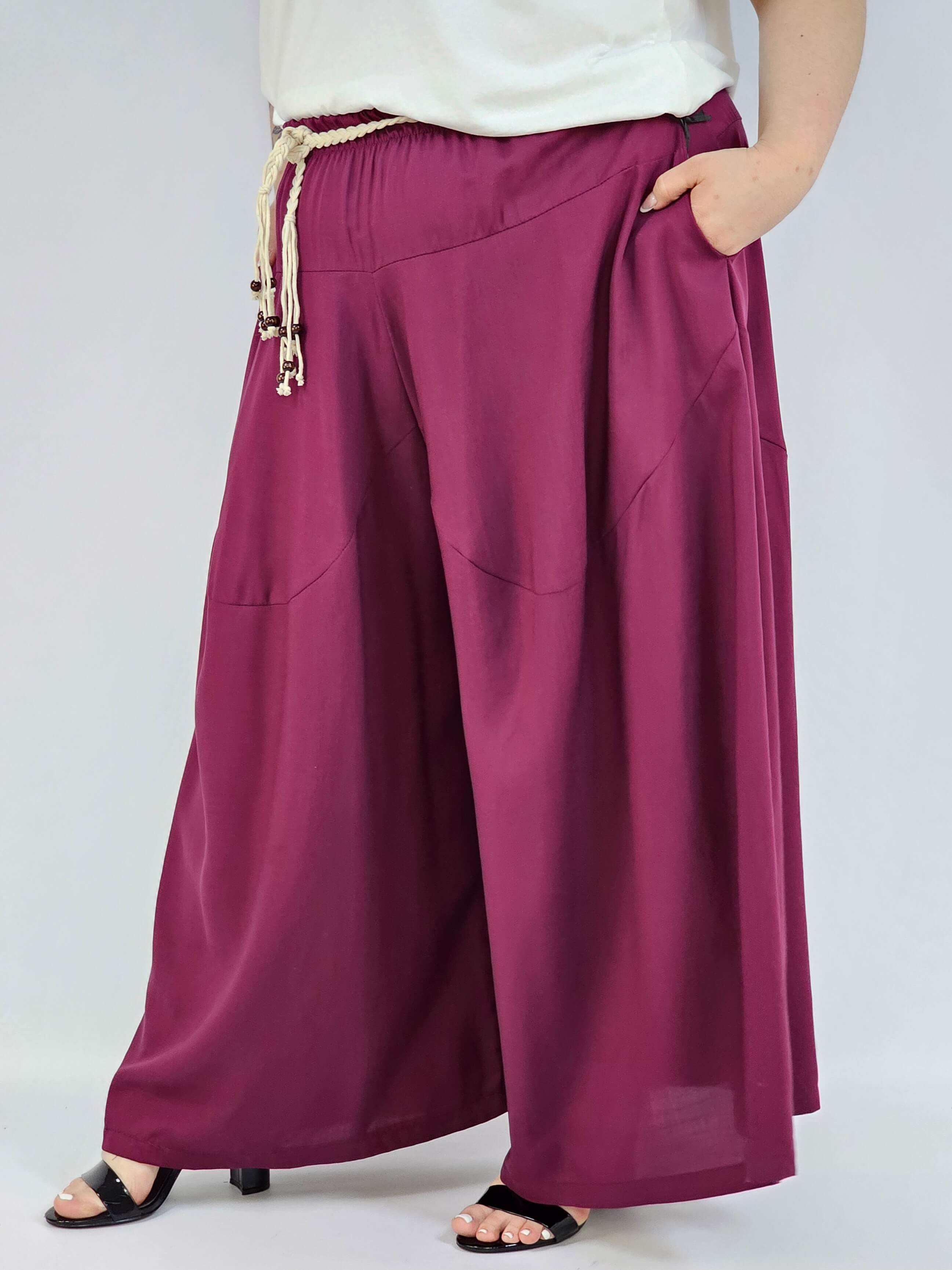 Spodnie plus size XXL z ozdobnym paskiem – lekkie i wygodne Stylowa XL