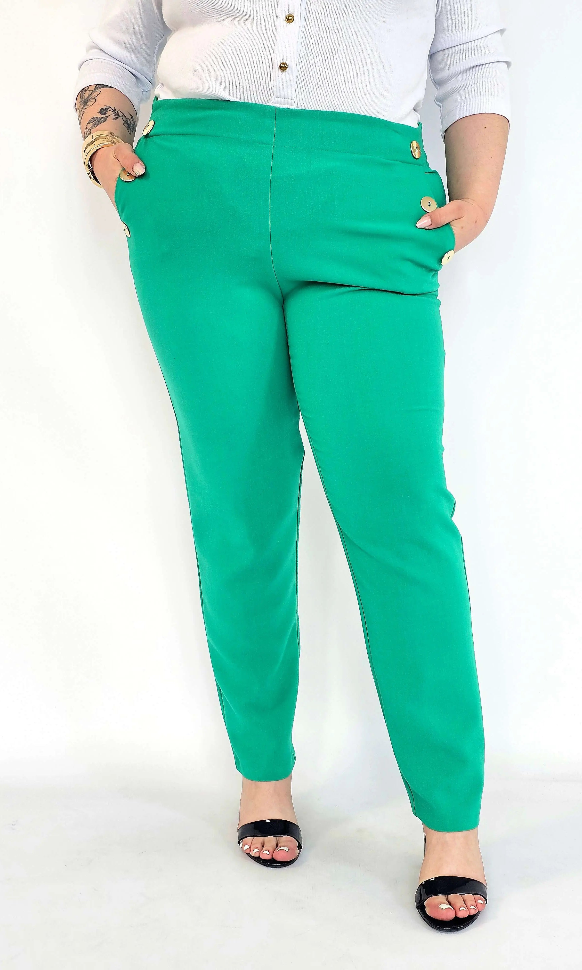 Spodnie plus size – eleganckie spodnie XXL zielone z ozdobnymi guzikami Stylowa XL