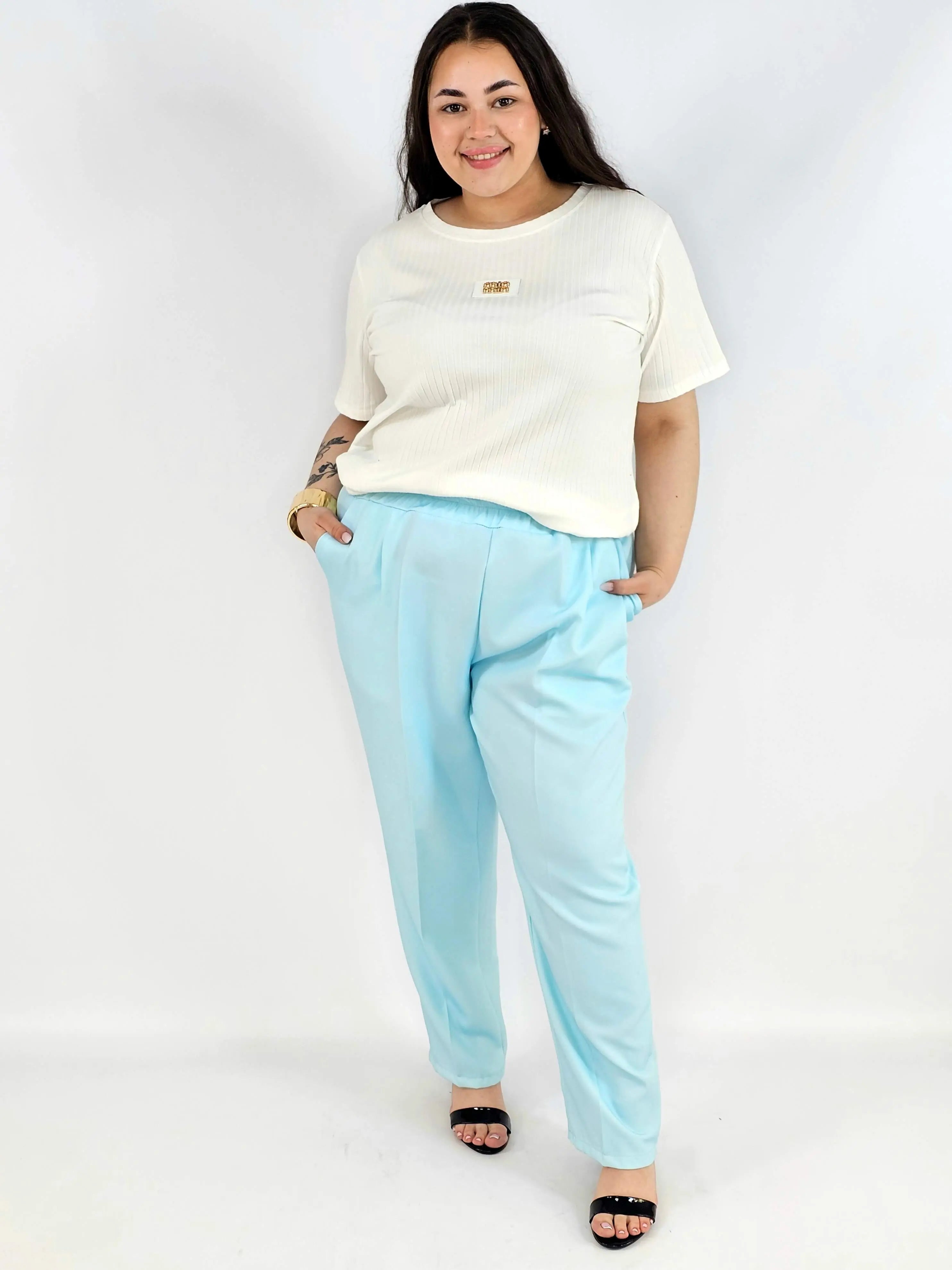 Spodnie plus size – wygodne, stylowe i idealne na każdą okazję Stylowa XL