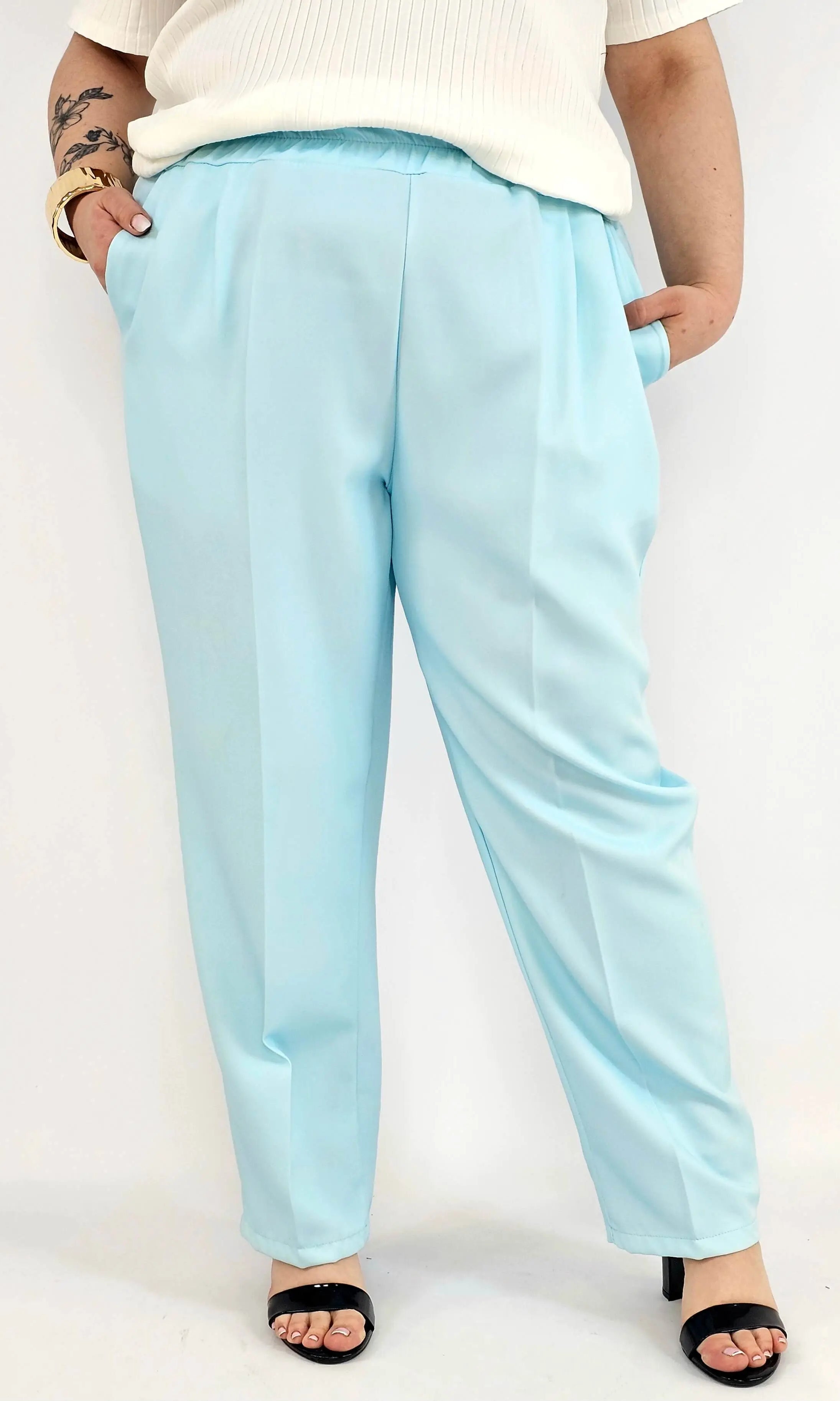 Spodnie plus size – wygodne, stylowe i idealne na każdą okazję Stylowa XL