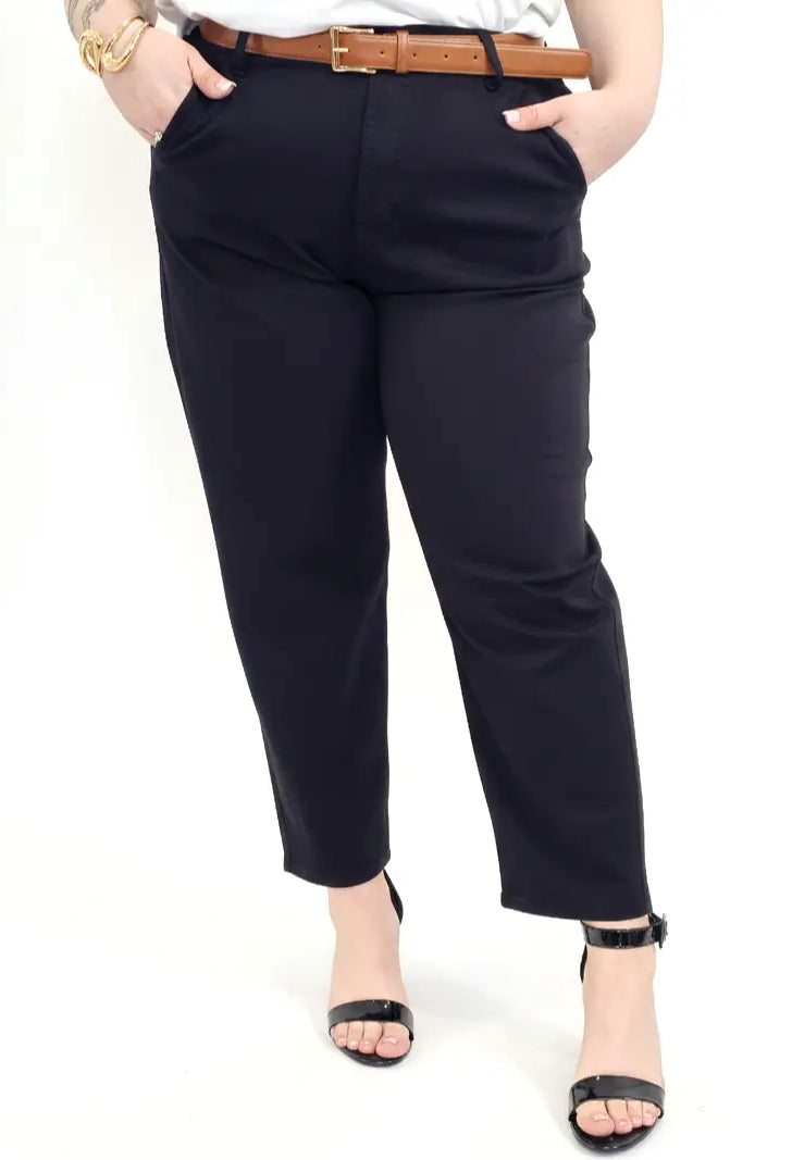 Spodnie plus size eleganckie damskie z prostą nogawką – czarne Stylowa XL