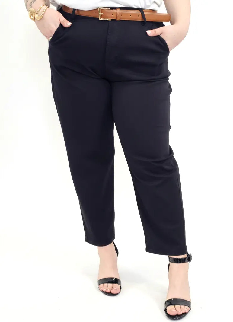 Spodnie plus size eleganckie damskie z prostą nogawką – czarne Stylowa XL