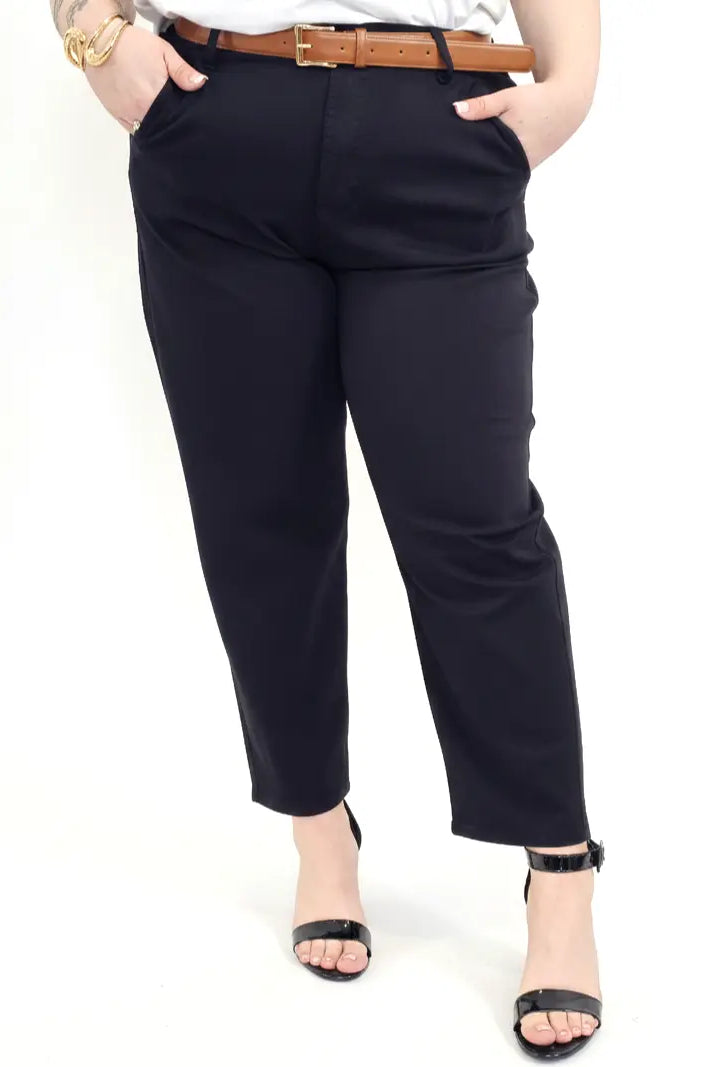 Spodnie plus size eleganckie damskie z prostą nogawką – czarne Stylowa XL