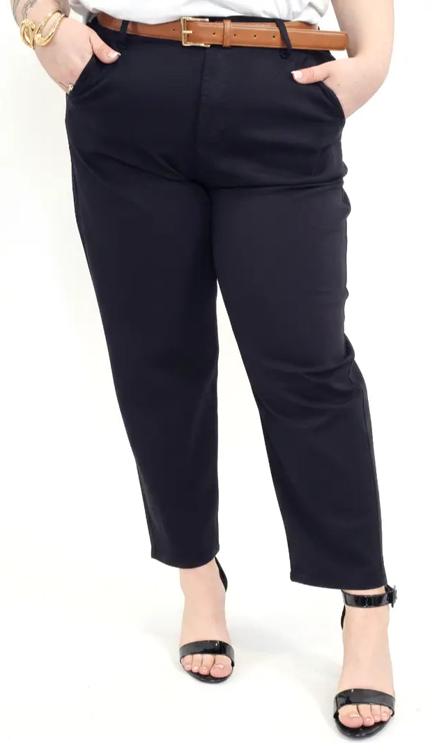 Spodnie plus size eleganckie damskie z prostą nogawką – czarne Stylowa XL
