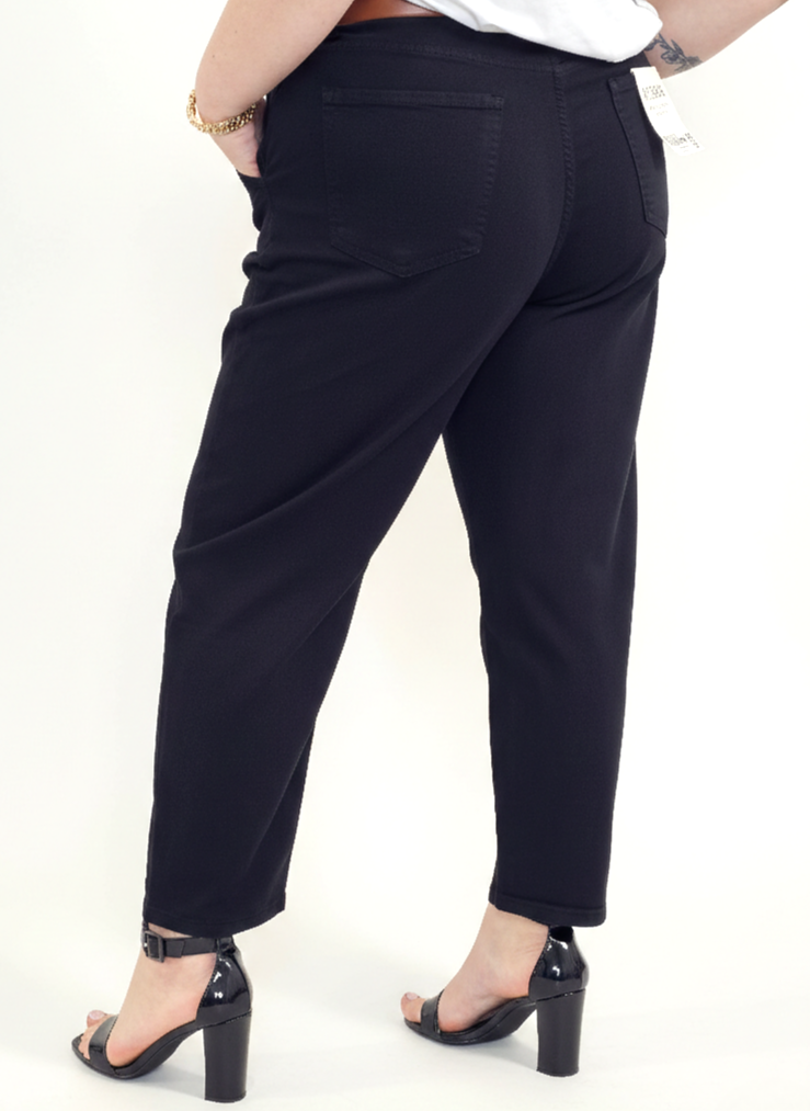 Spodnie plus size eleganckie damskie z prostą nogawką – czarne Stylowa XL
