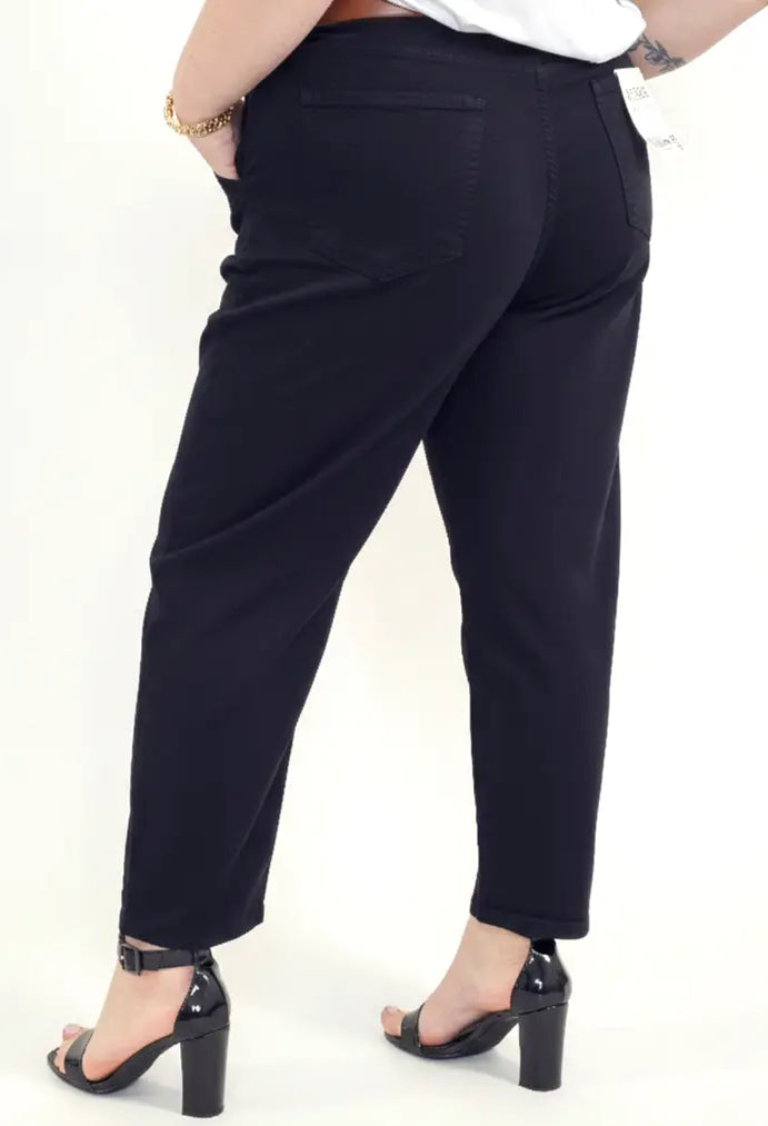 Spodnie plus size eleganckie damskie z prostą nogawką – czarne Stylowa XL