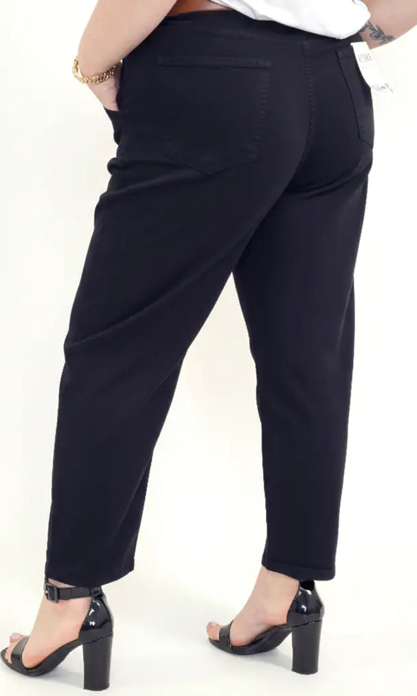 Spodnie plus size eleganckie damskie z prostą nogawką – czarne Stylowa XL