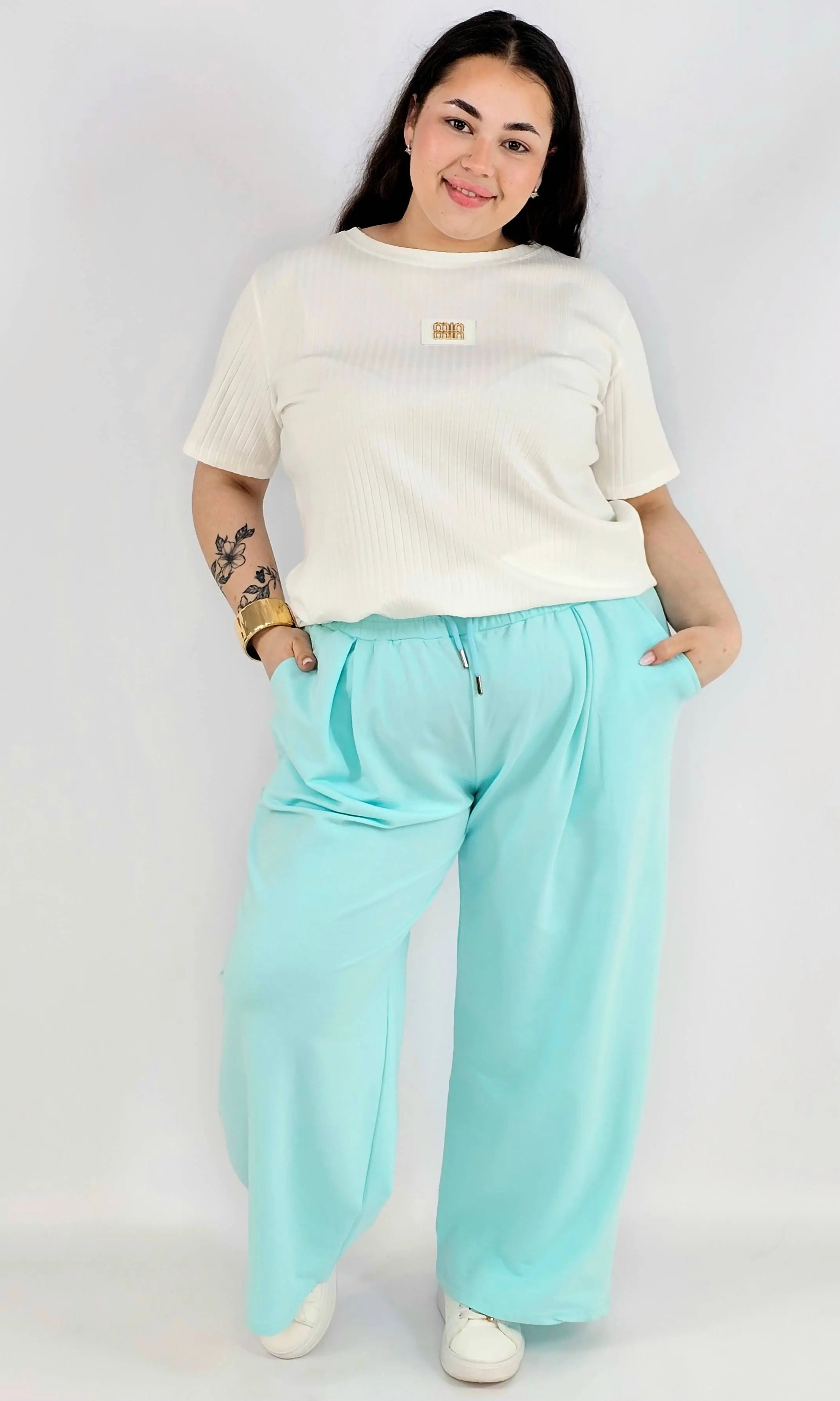 Spodnie plus size szerokie – wygodne spodnie XXL z gumką w pasie Stylowa XL
