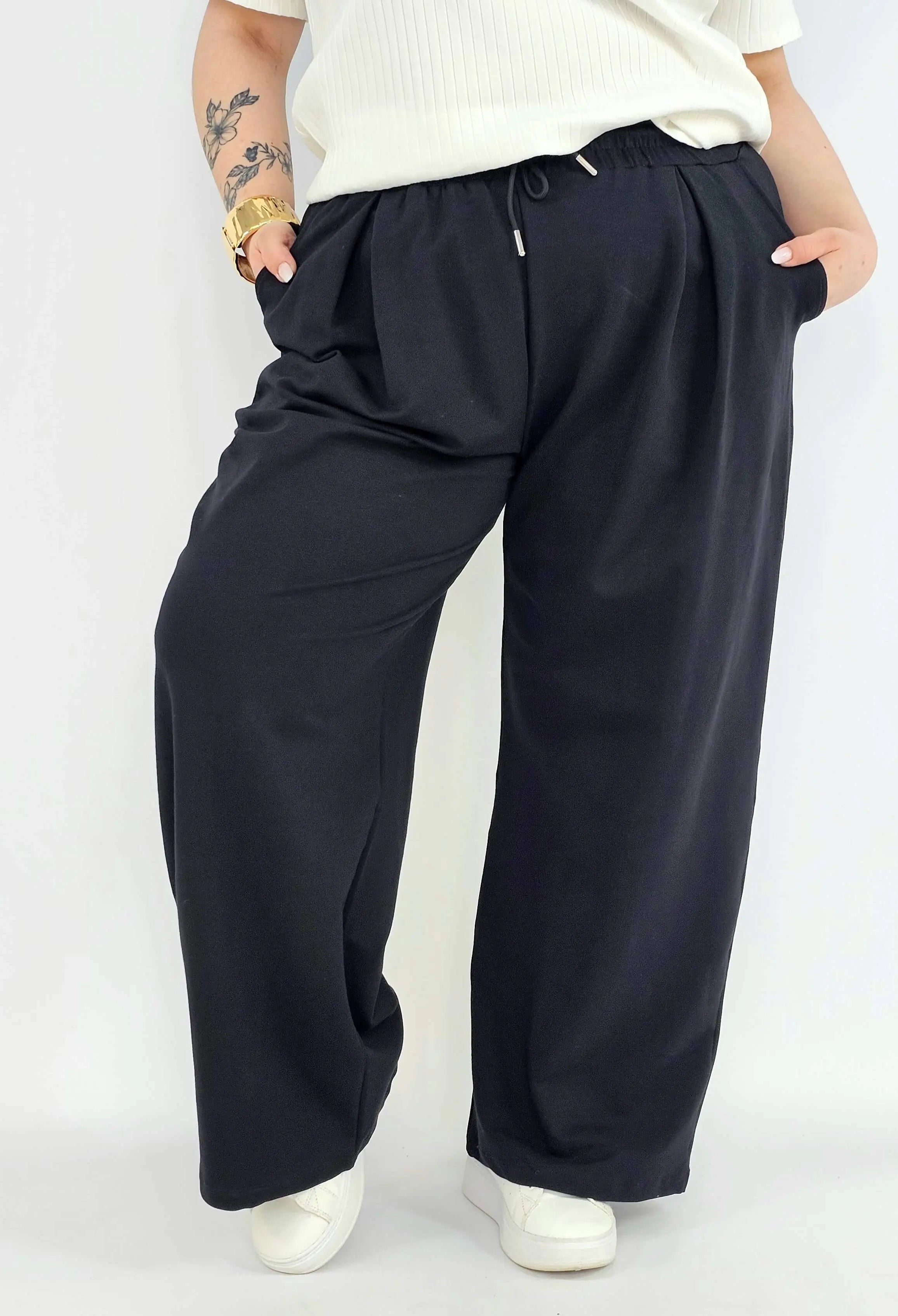 Spodnie plus size szerokie – wygodne spodnie XXL z gumką w pasie Stylowa XL