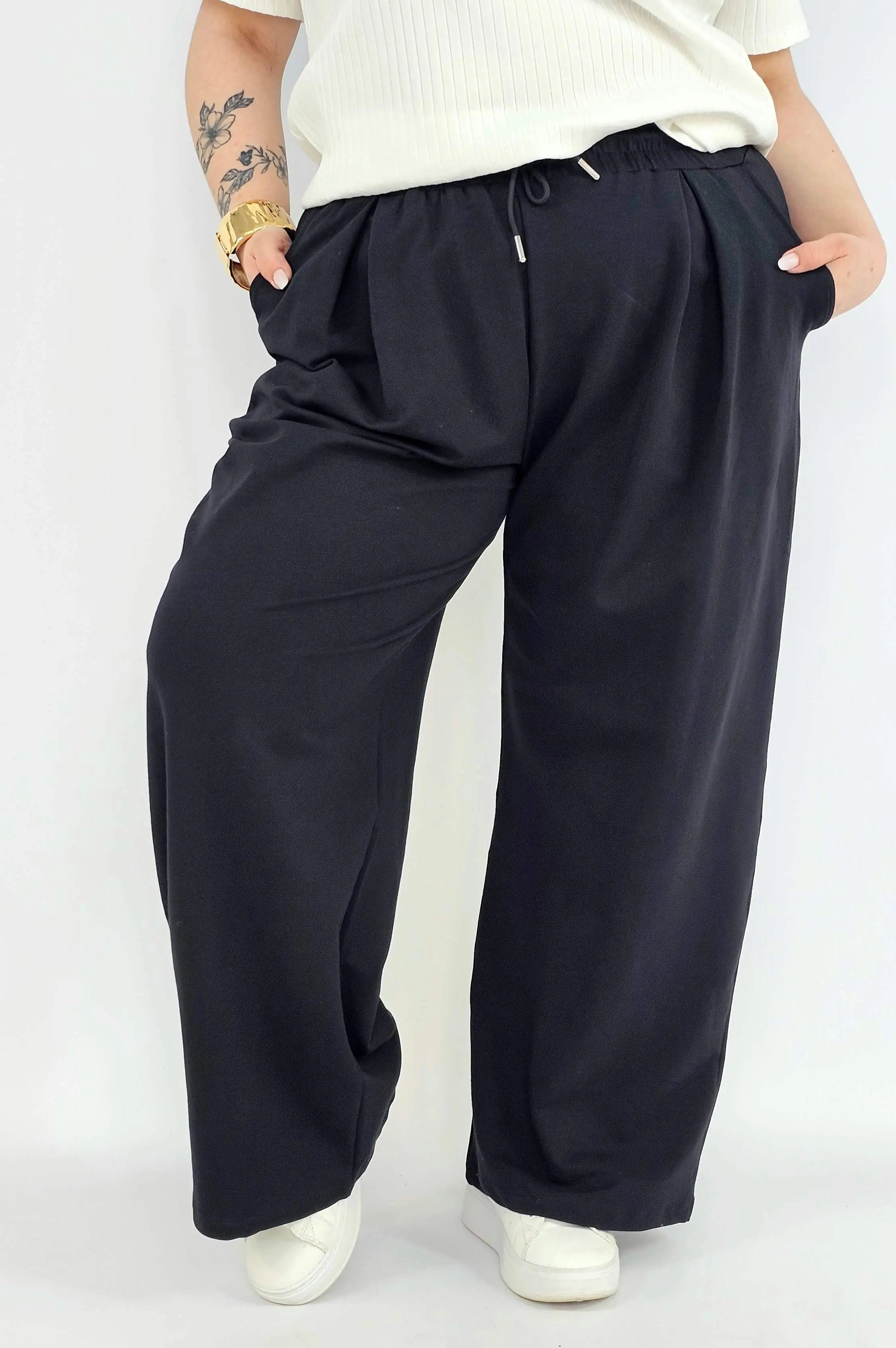 Spodnie plus size szerokie – wygodne spodnie XXL z gumką w pasie Stylowa XL