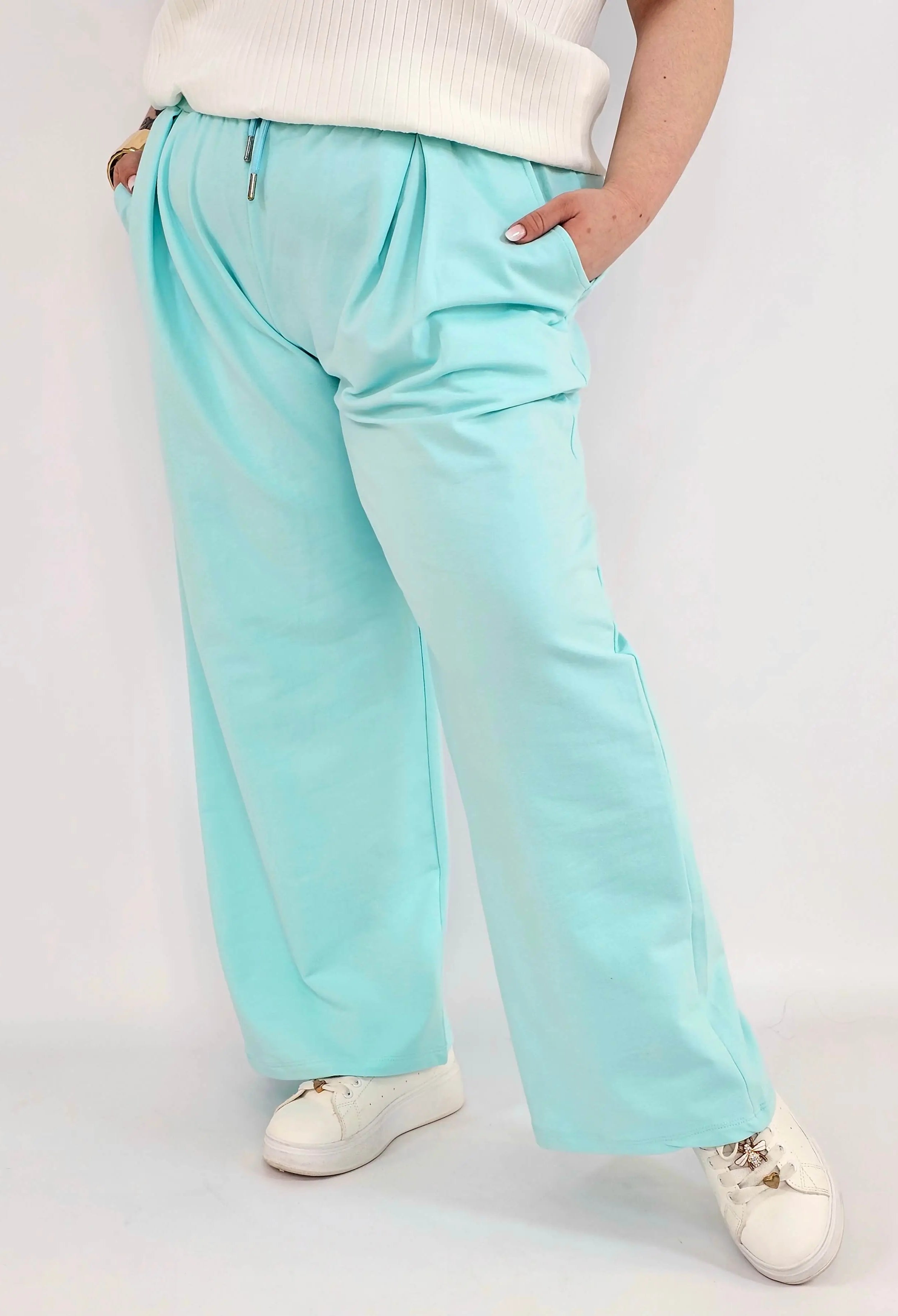 Spodnie plus size szerokie – wygodne spodnie XXL z gumką w pasie Stylowa XL