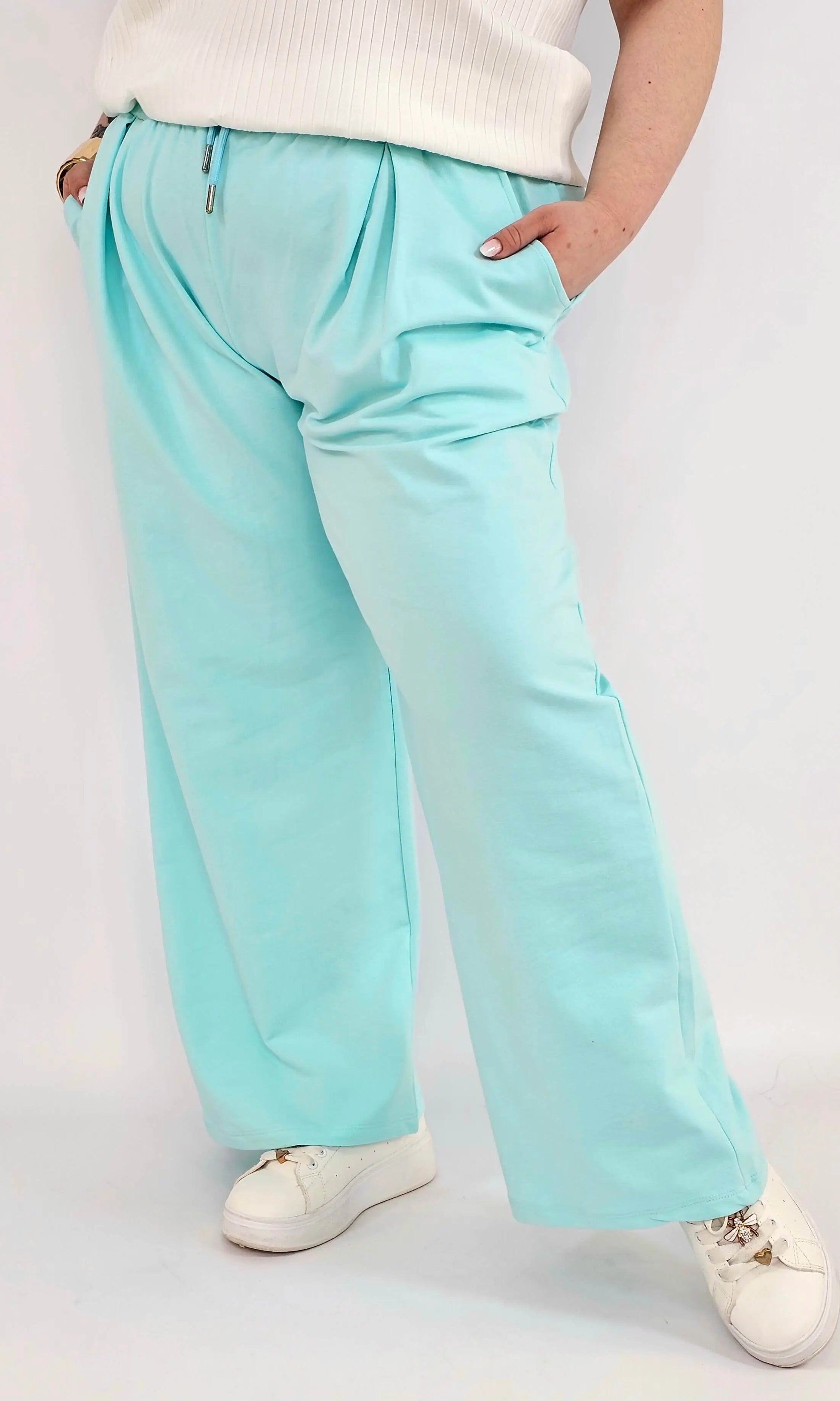 Spodnie plus size szerokie – wygodne spodnie XXL z gumką w pasie Stylowa XL