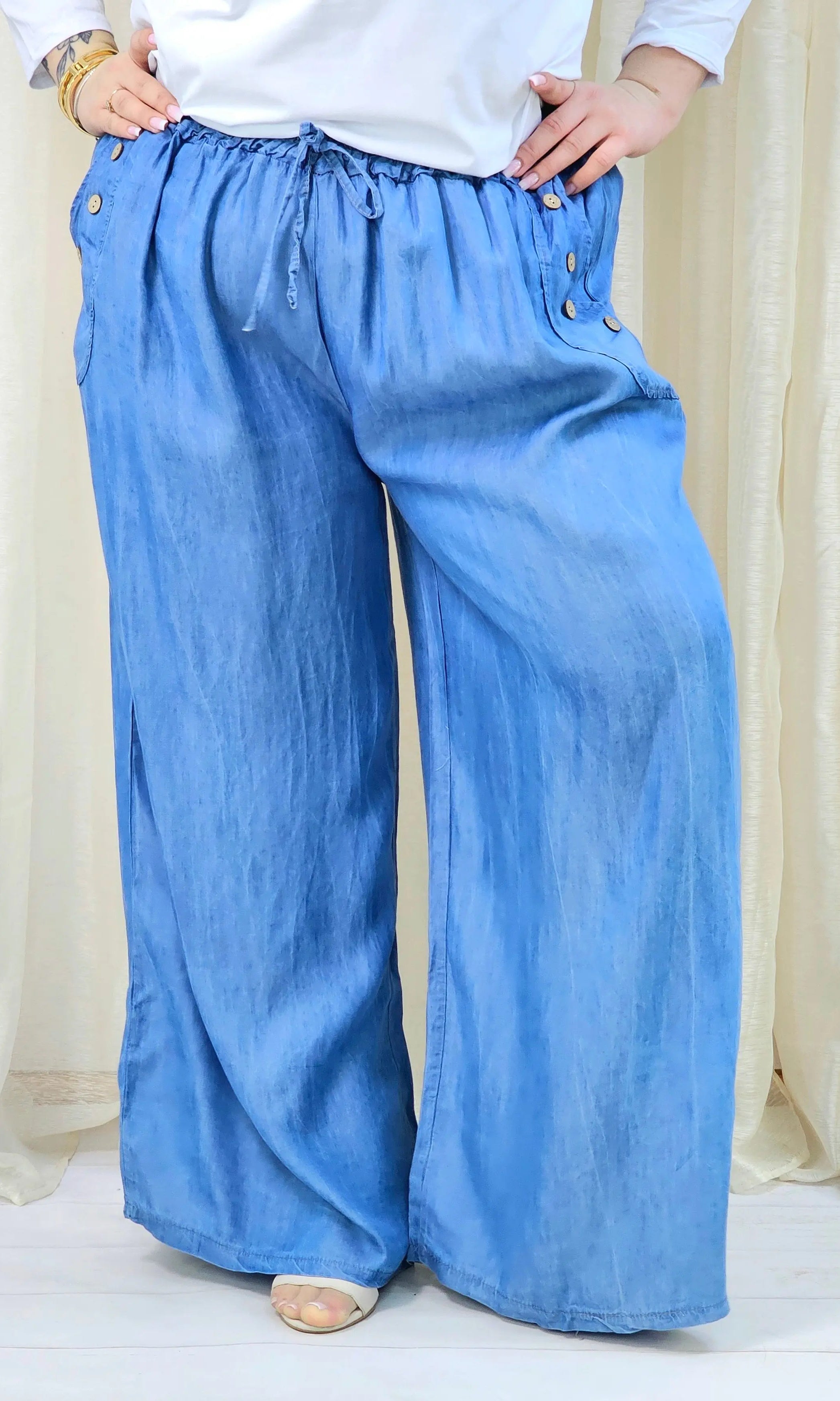 Spodnie plus size szerokie z gumką w pasie – lekkie niebieskie spodnie damskie XXL Stylowa XL