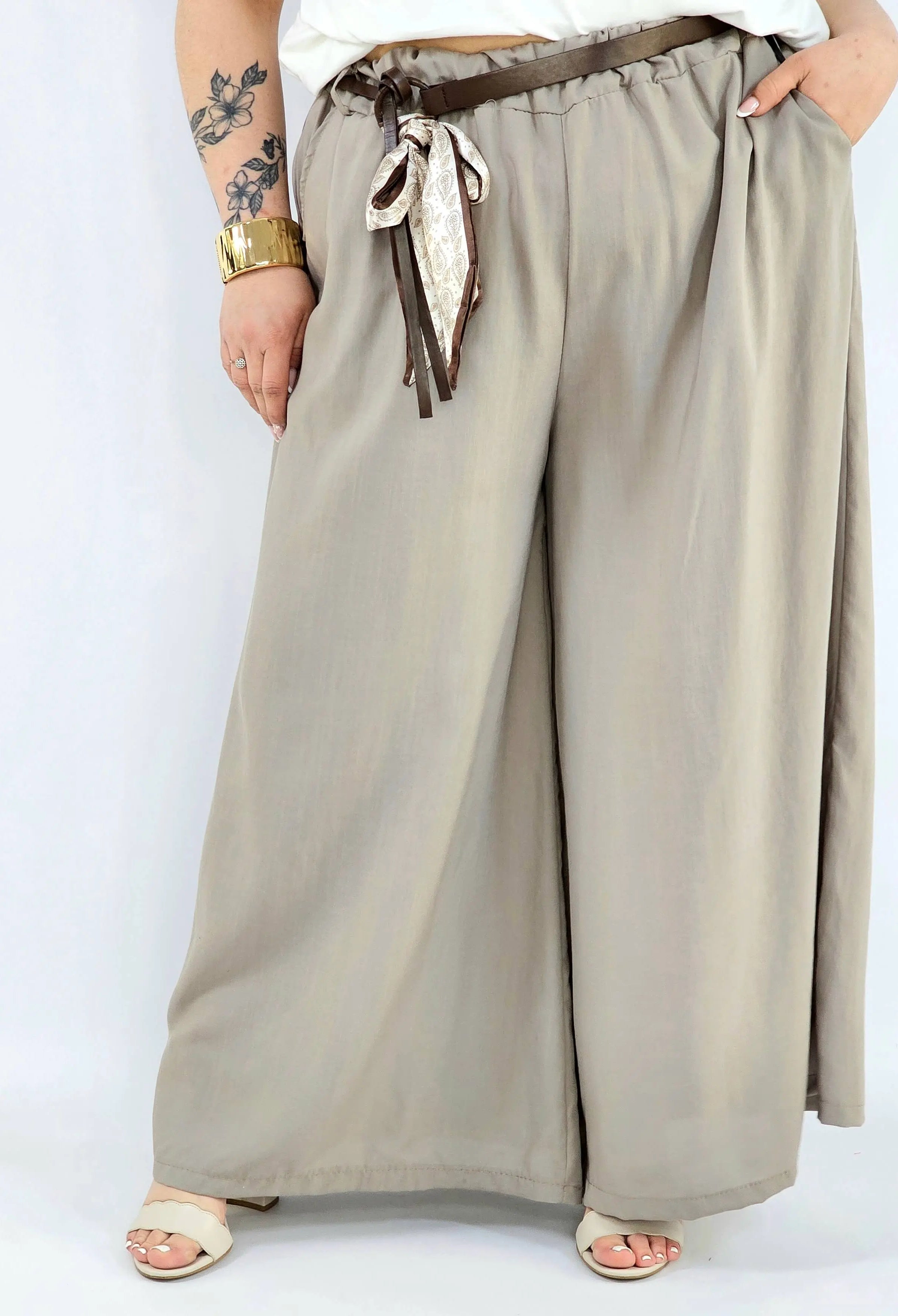 Spodnie plus size szerokie z gumką w pasie i wiązaniem XXL Stylowa XL