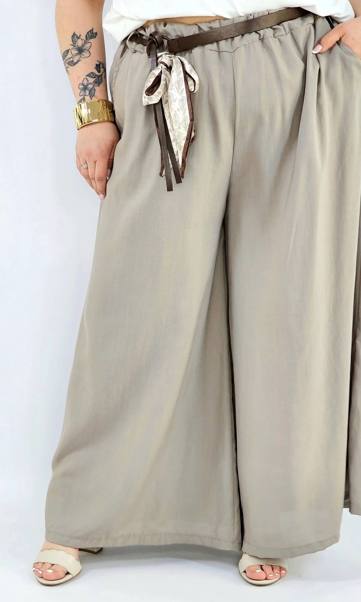Spodnie plus size szerokie z gumką w pasie i wiązaniem XXL Stylowa XL