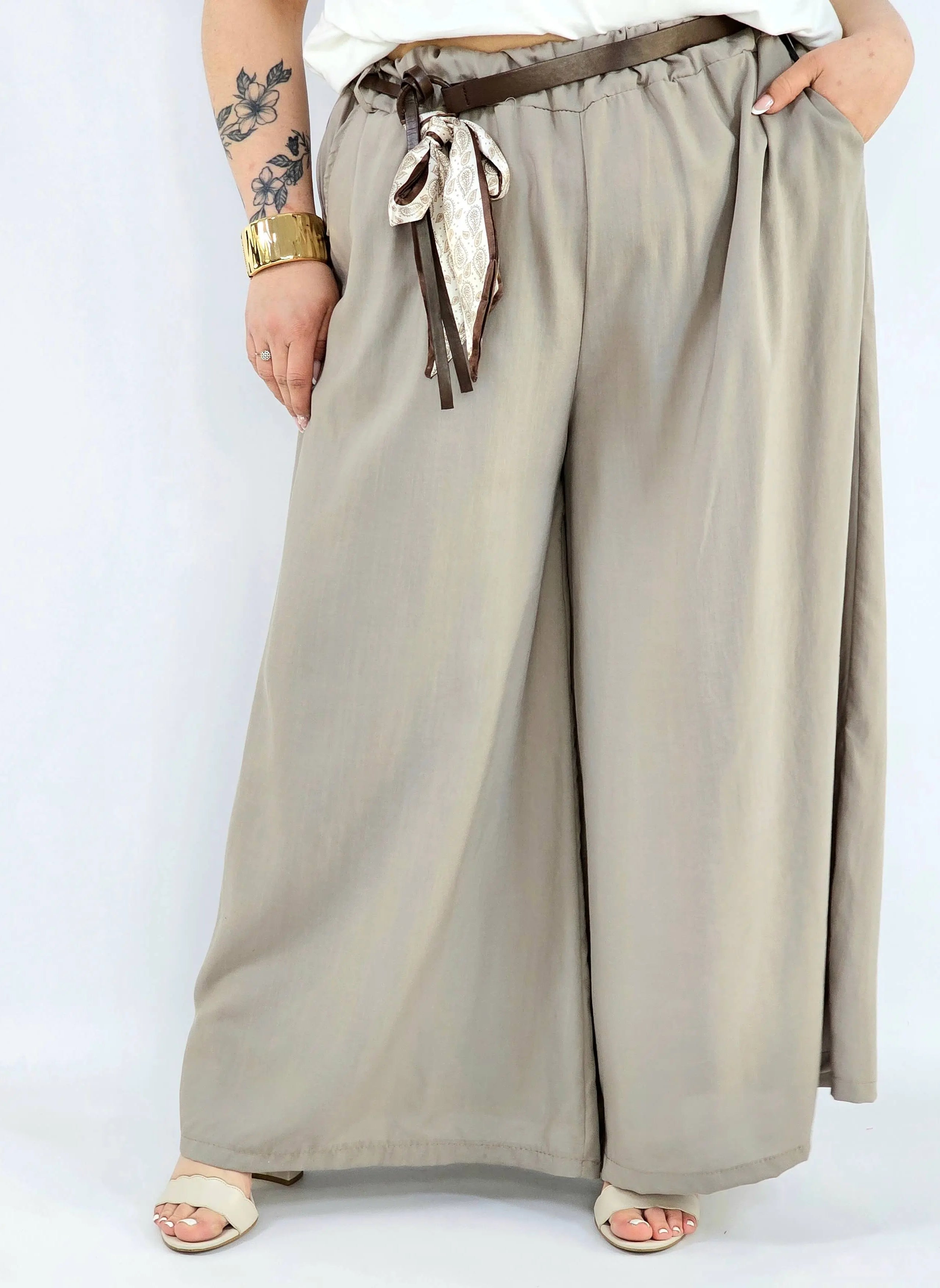 Spodnie plus size szerokie z gumką w pasie i wiązaniem XXL Stylowa XL