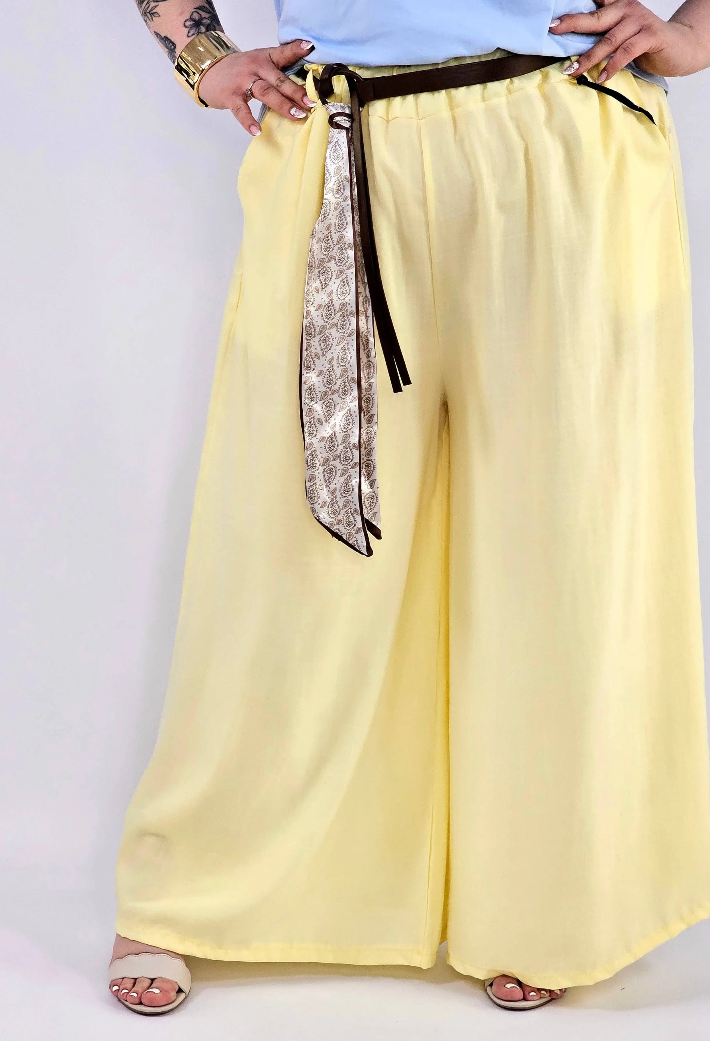 Spodnie plus size szerokie z gumką w pasie i wiązaniem XXL Stylowa XL