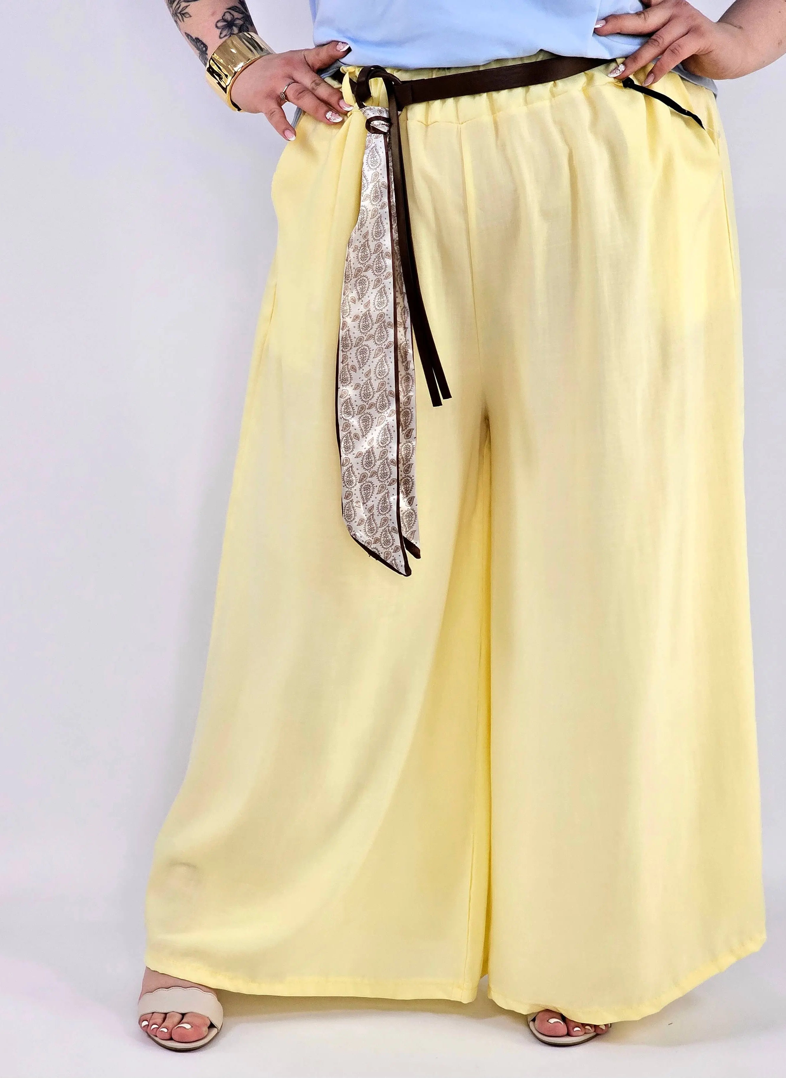Spodnie plus size szerokie z gumką w pasie i wiązaniem XXL Stylowa XL