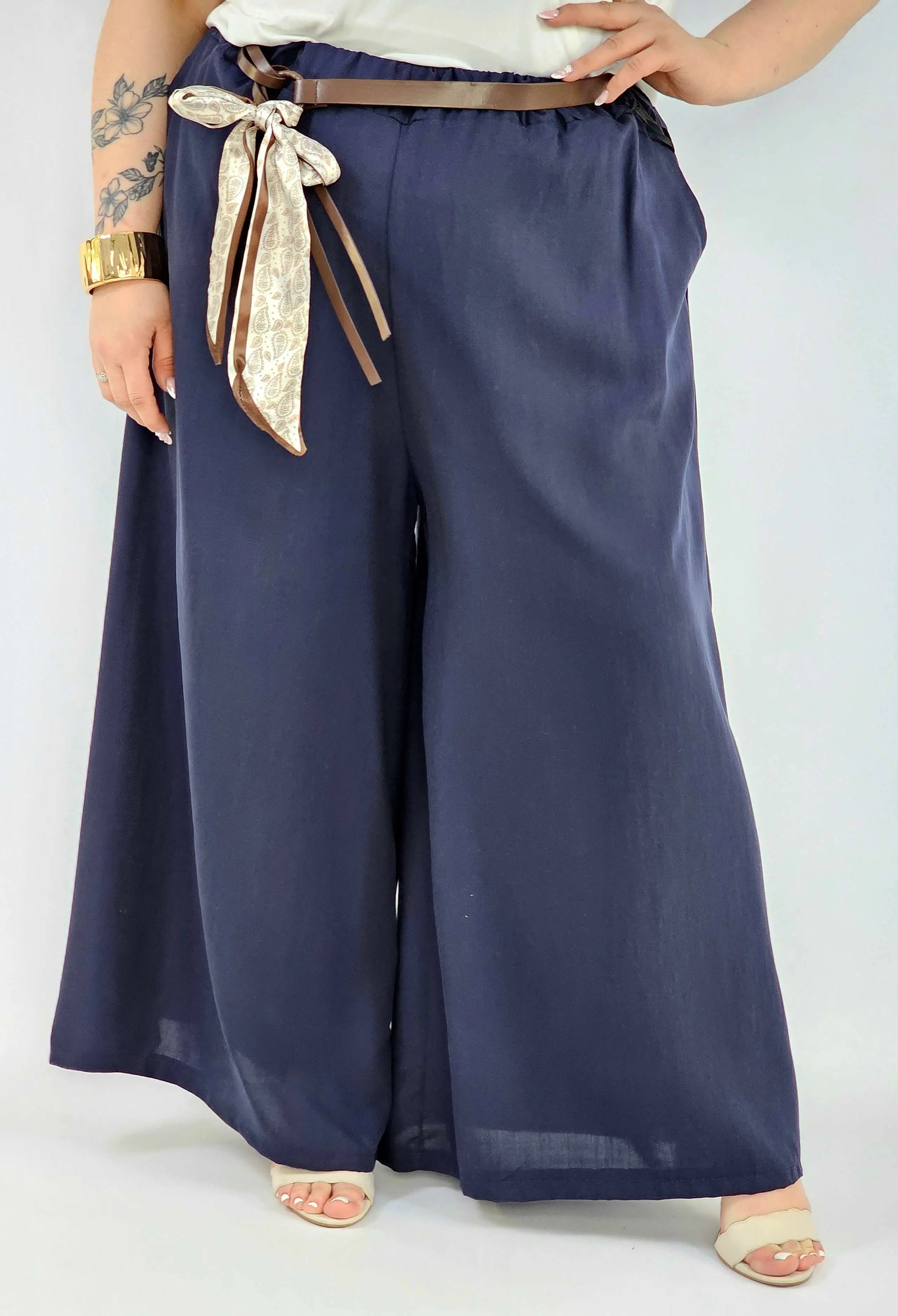 Spodnie plus size szerokie z gumką w pasie i wiązaniem XXL Stylowa XL